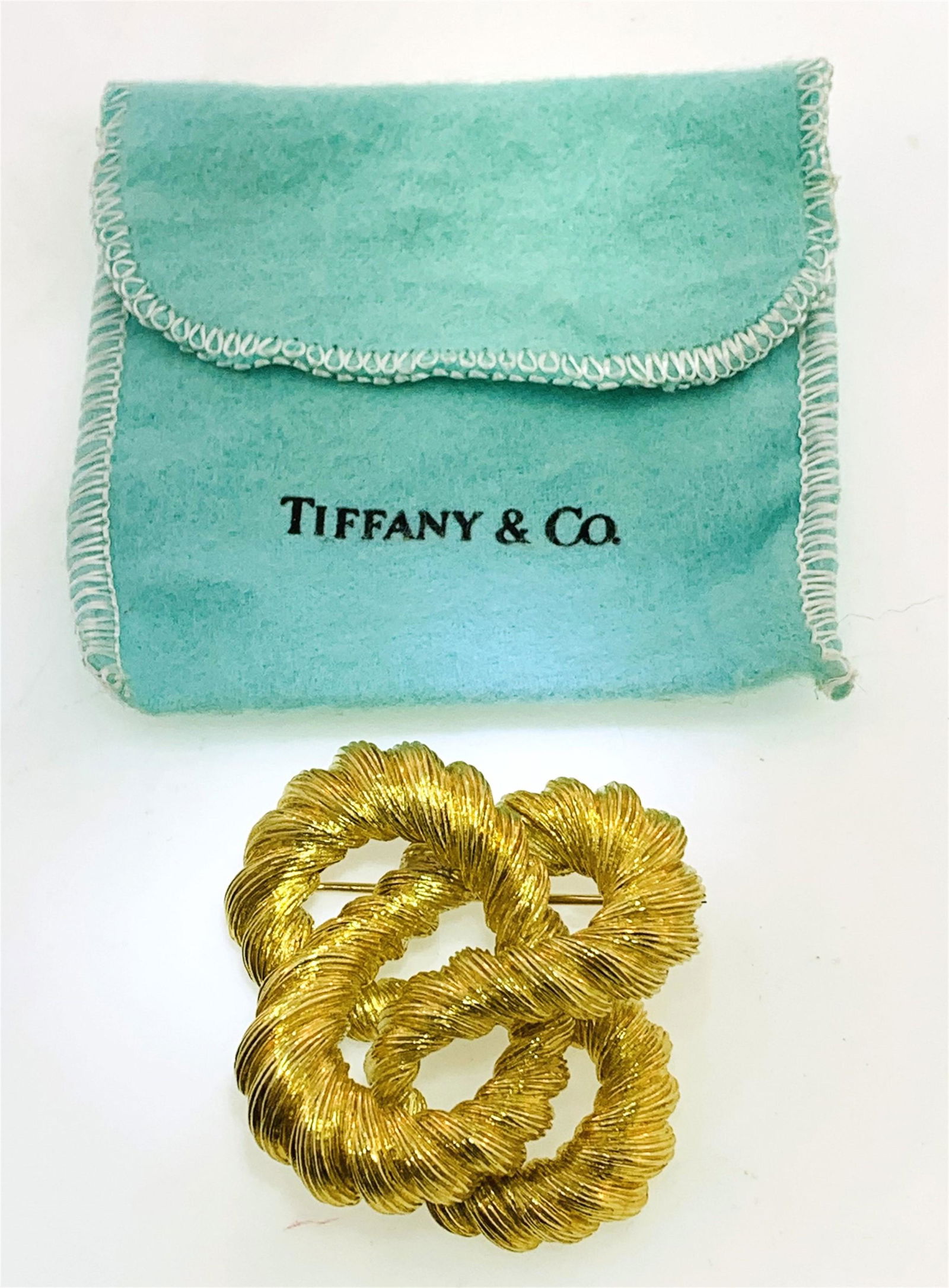 TIFFANY & CO 18KT GOLD  BROOCH (44.80 GRAMS) (1 of 4)