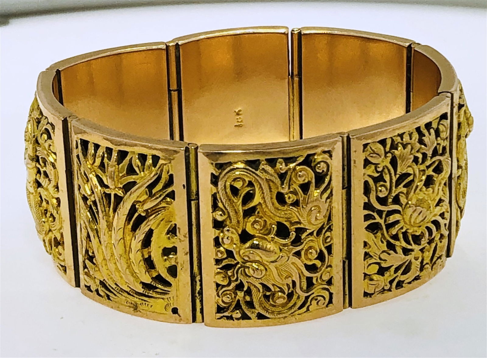 18KT GOLD ELABORATELY ENGRAVED BRACELET (81.50 GRAMS) (1 of 8)