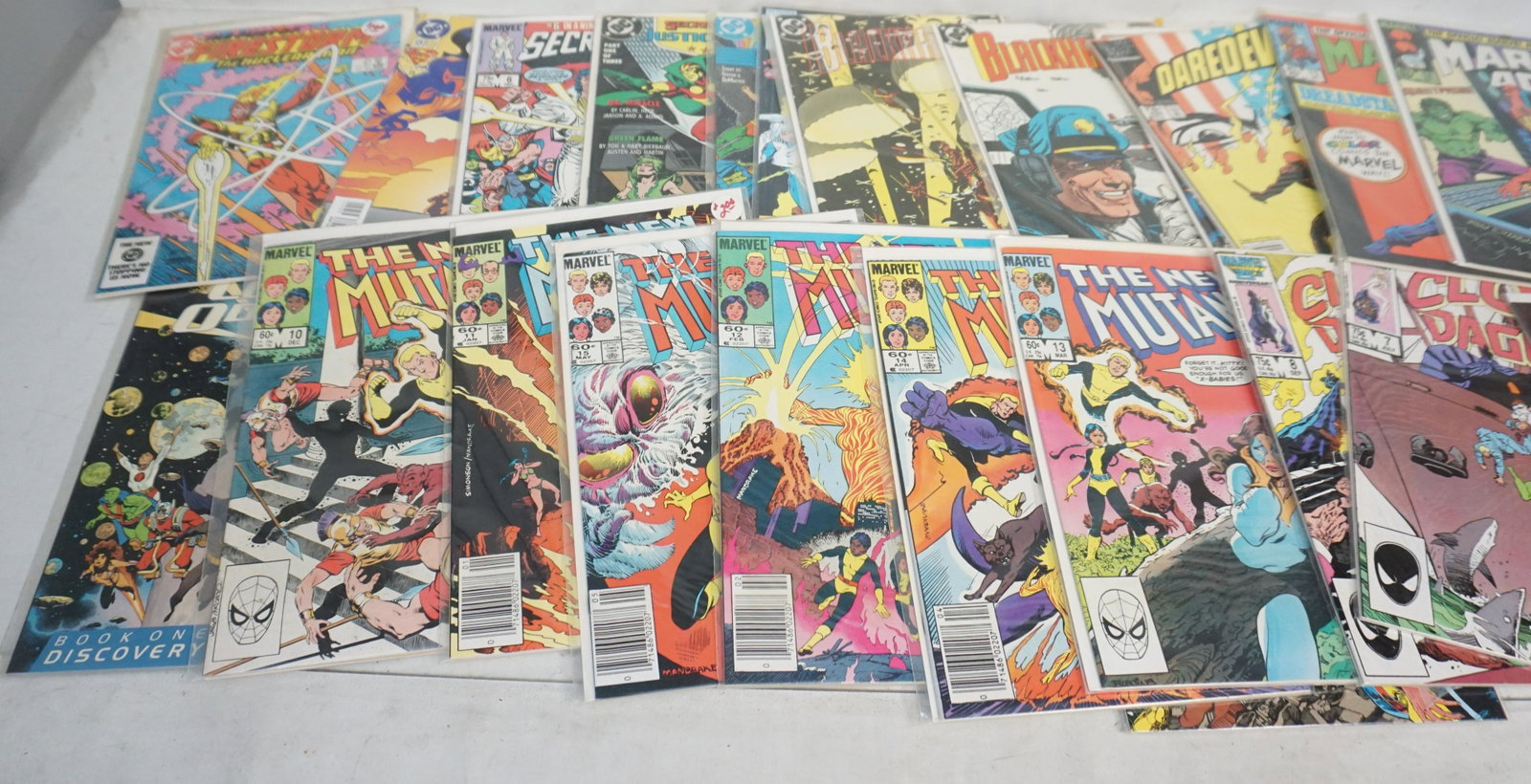 LARGE LOT 1980'S -90'S MARVEL, DAREDEVIL & MORE COMICS: Great lot for vintage comic collectors. Lot includes Marvel Age, New Mutants, Daredevil, Cloak & Dagger & more comics. Total weight 27lbs. New old stock.Great for collectors or re-sellers. In house sh