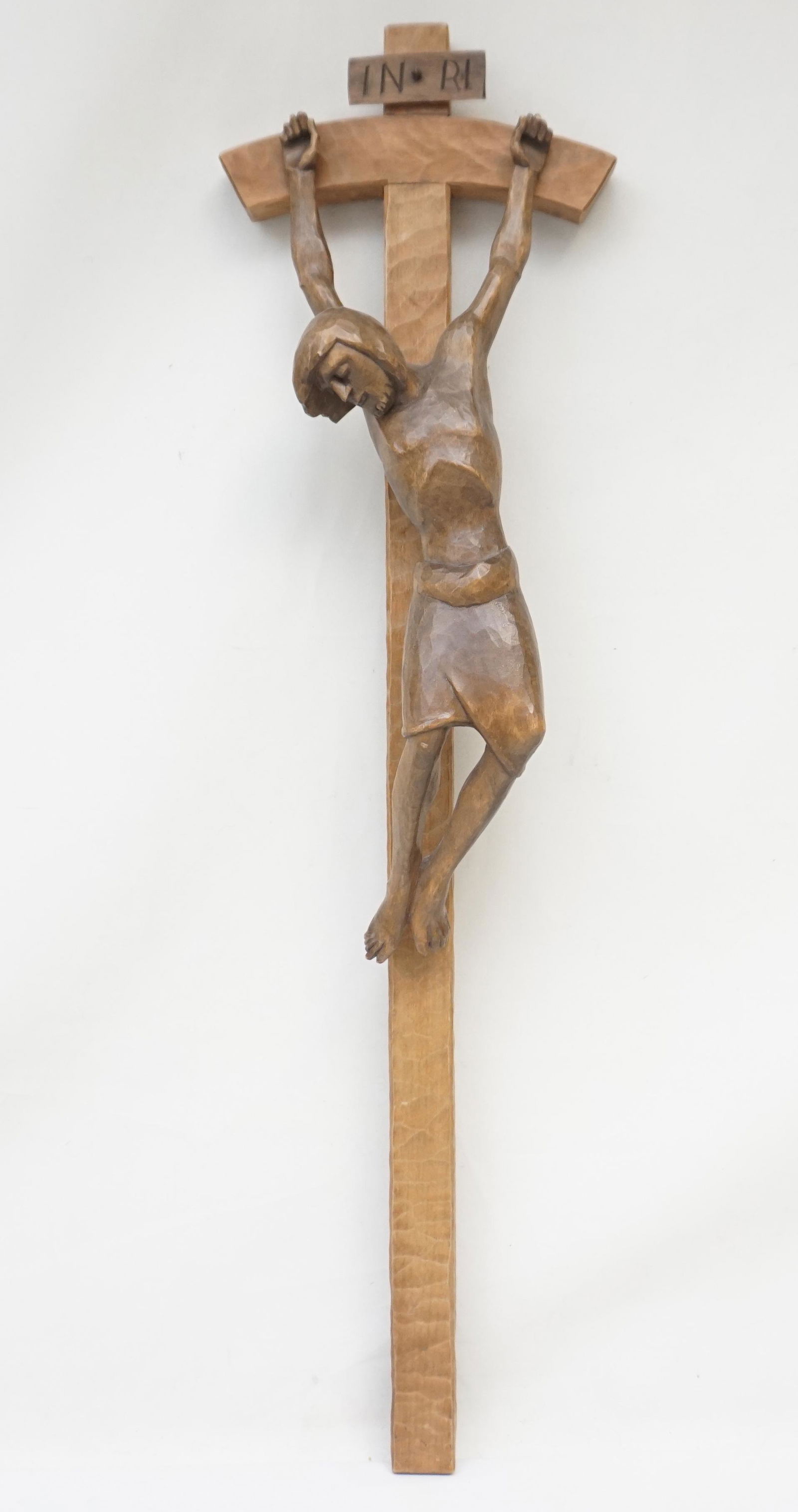 HAND CARVED OBERAMMERGAU CRUCIFIX (1 of 8)