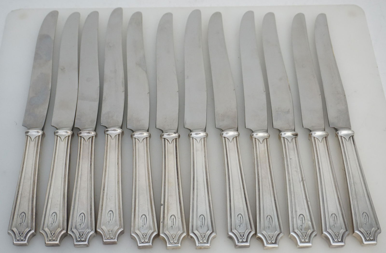 12 STERLING SILVER KING ALBERT DINNER KNIVES (1 of 5)