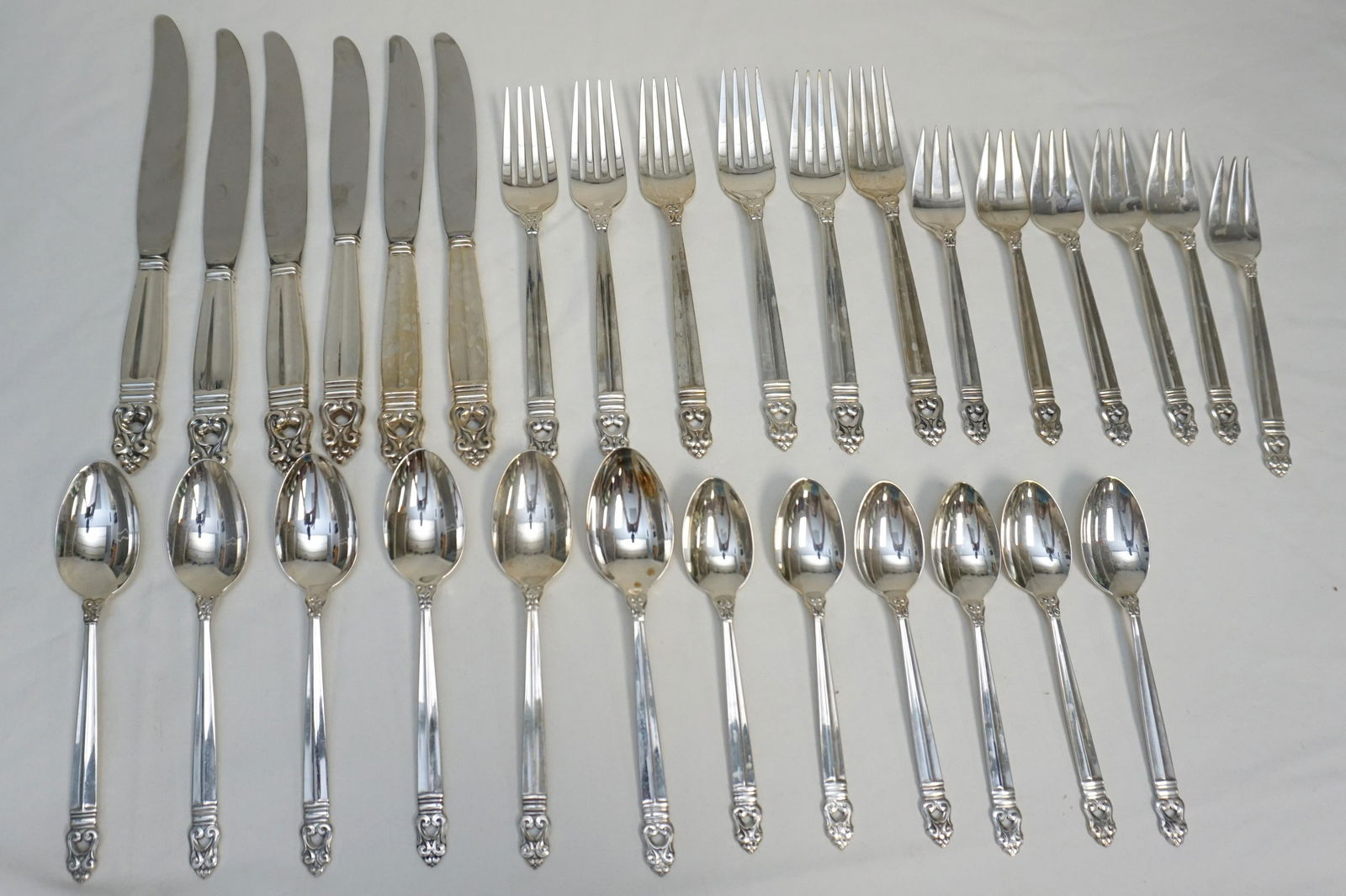30 PC STERLING ROYAL DANISH 6 PLACE SETTINGS (1 of 9)