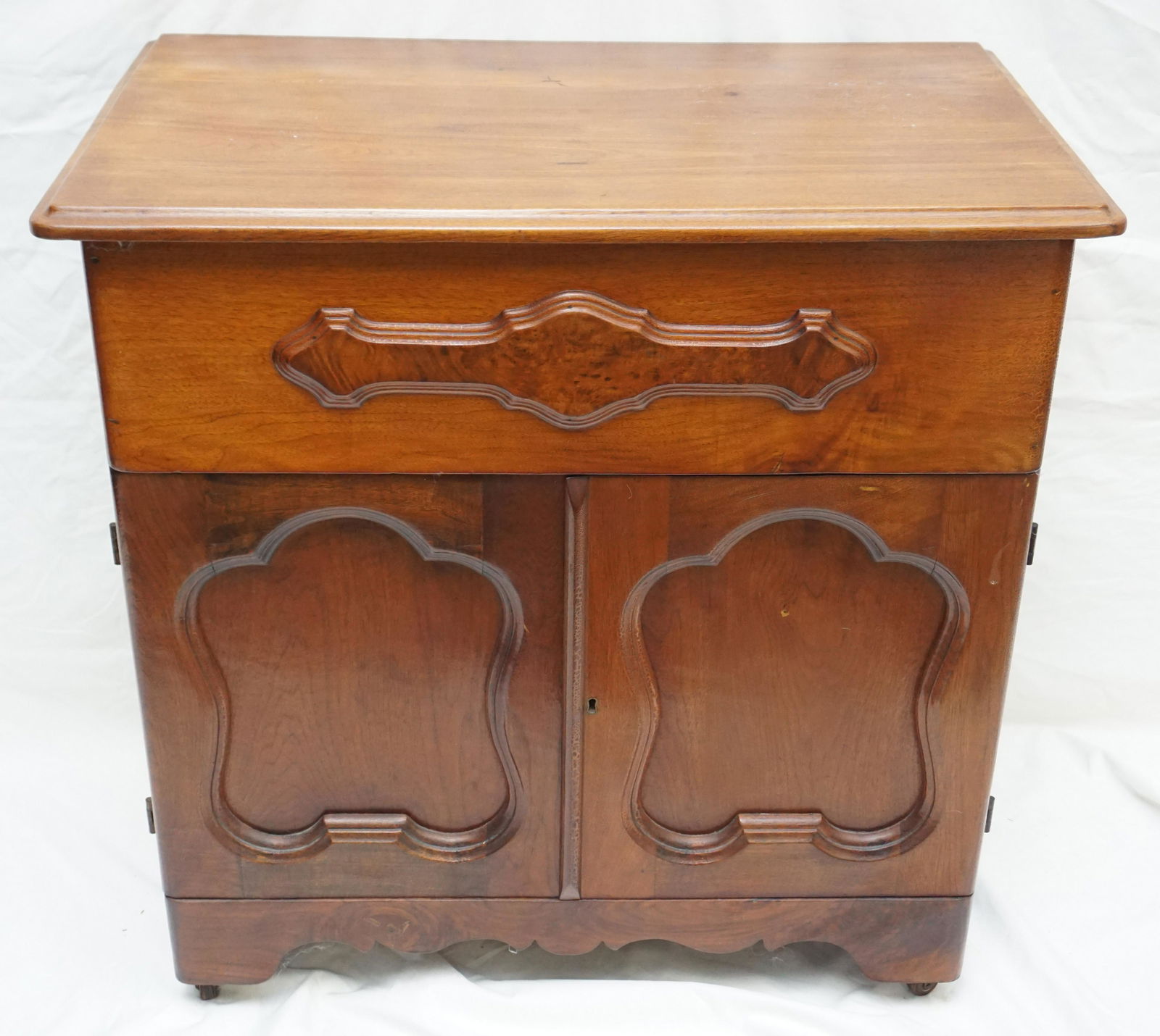 ANTIQUE 2 DOOR WASH STAND (1 of 9)