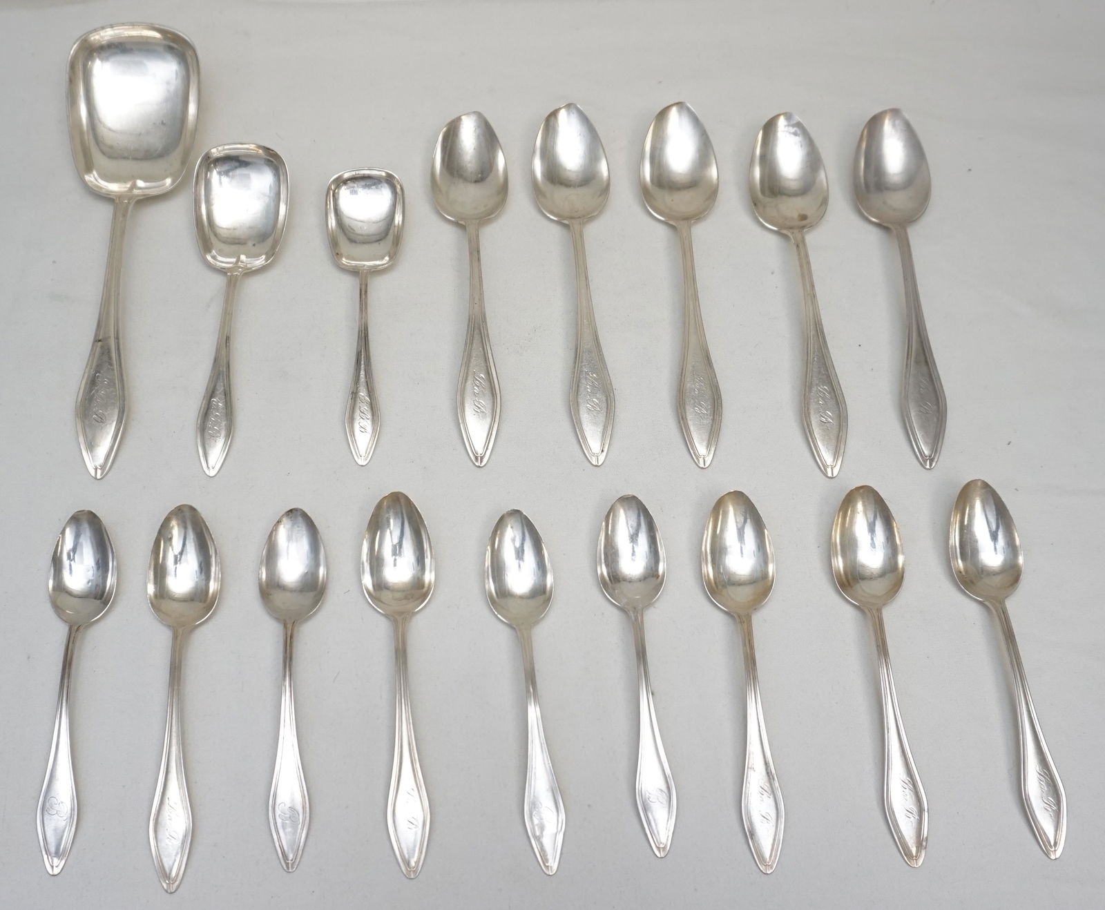 17 pc STERLING TOWLE MARY CHILTON (1 of 7)