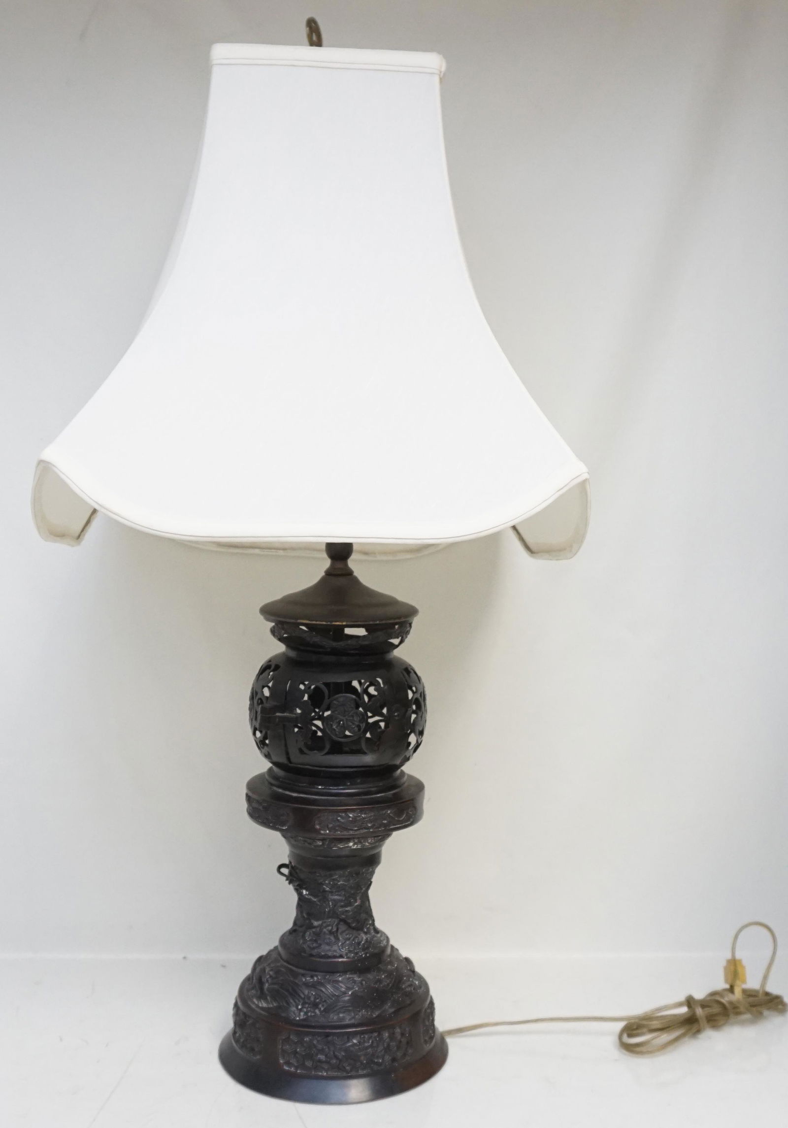 CHINESE BRONZE DRAGON GARDEN LANTERN ELECTRIFIED (1 of 8)