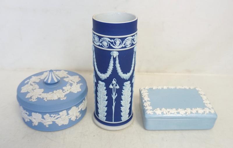 3 VINTAGE WEDGWOOD BOX & VASE (1 of 8)