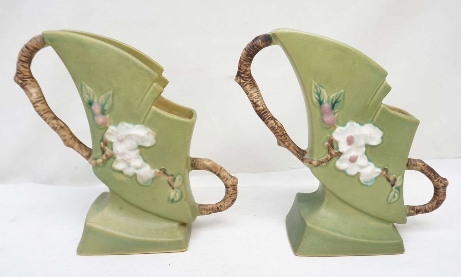 PAIR 1949 ROSEVILLE APPLE BLOSSOM 373-7 RUSTIC HANDLE (1 of 8)