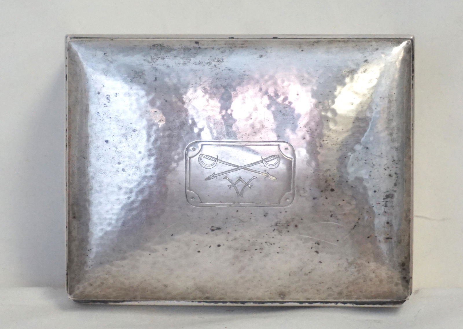 TIFFANY 1910 ARTS & CRAFTS STERLING CIGARETTE BOX (1 of 7)