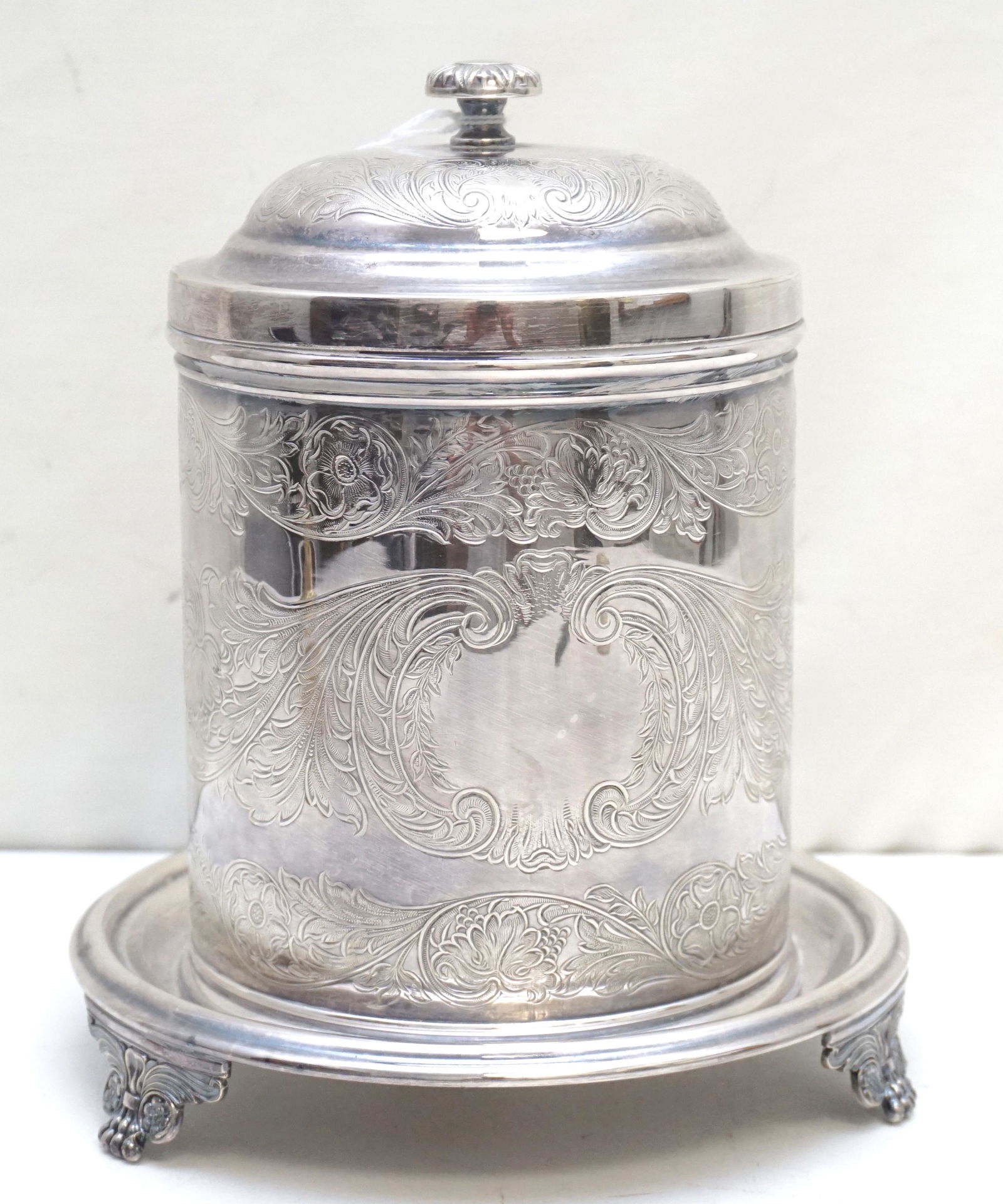 BARKER BROTHERS SILVER PLATE ENGLISH TEA CADDY (1 of 8)