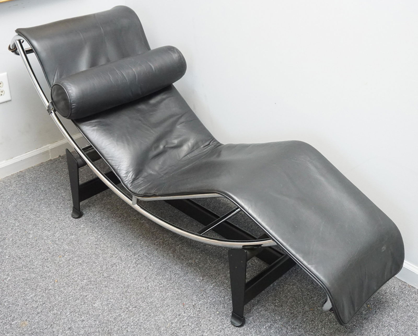 LE CORBUSIER LC4 CHAISE LOUNGE CHAIR (1 of 8)