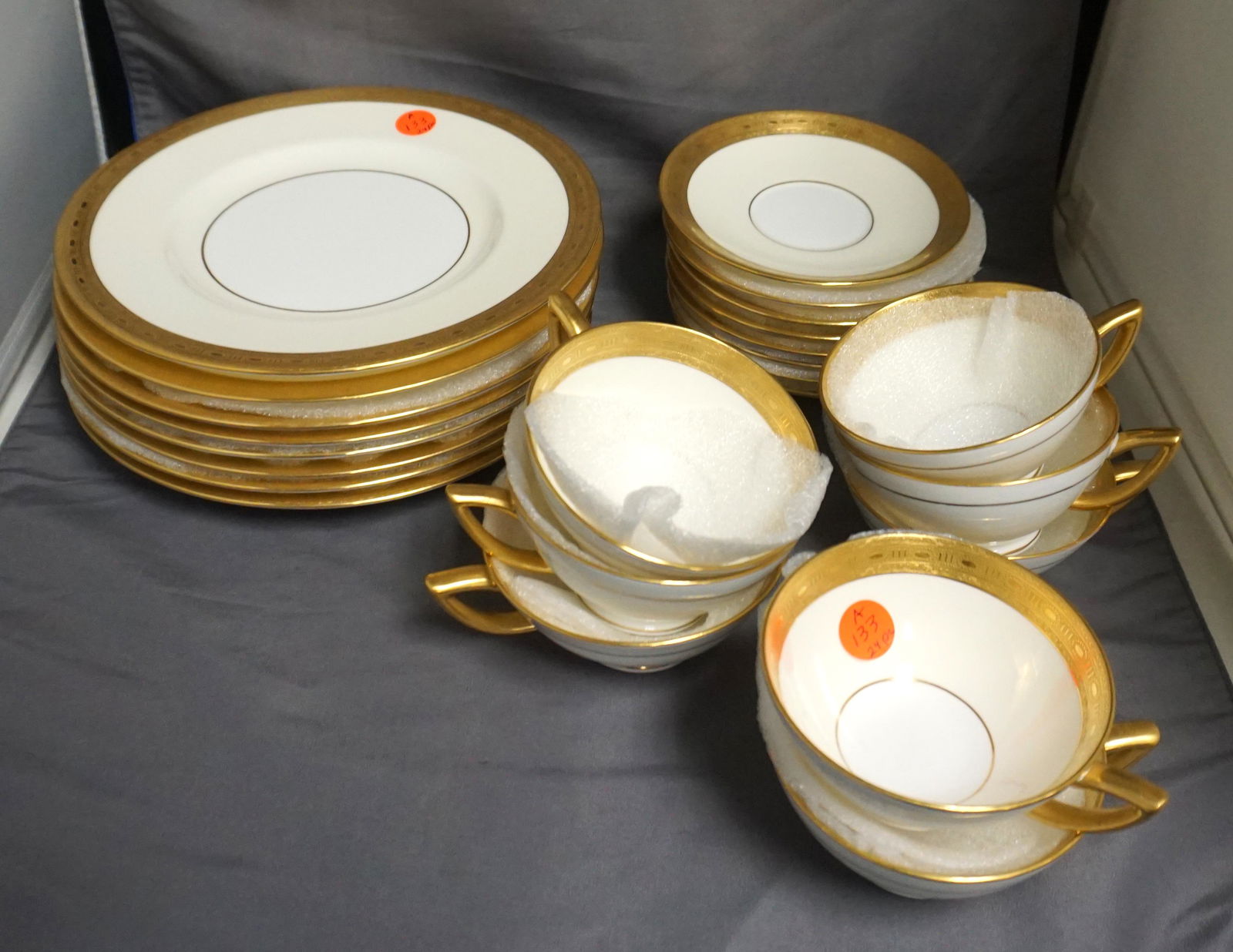 24 PC MINTON GOLD ENCRUSTED CHINA (1 of 7)
