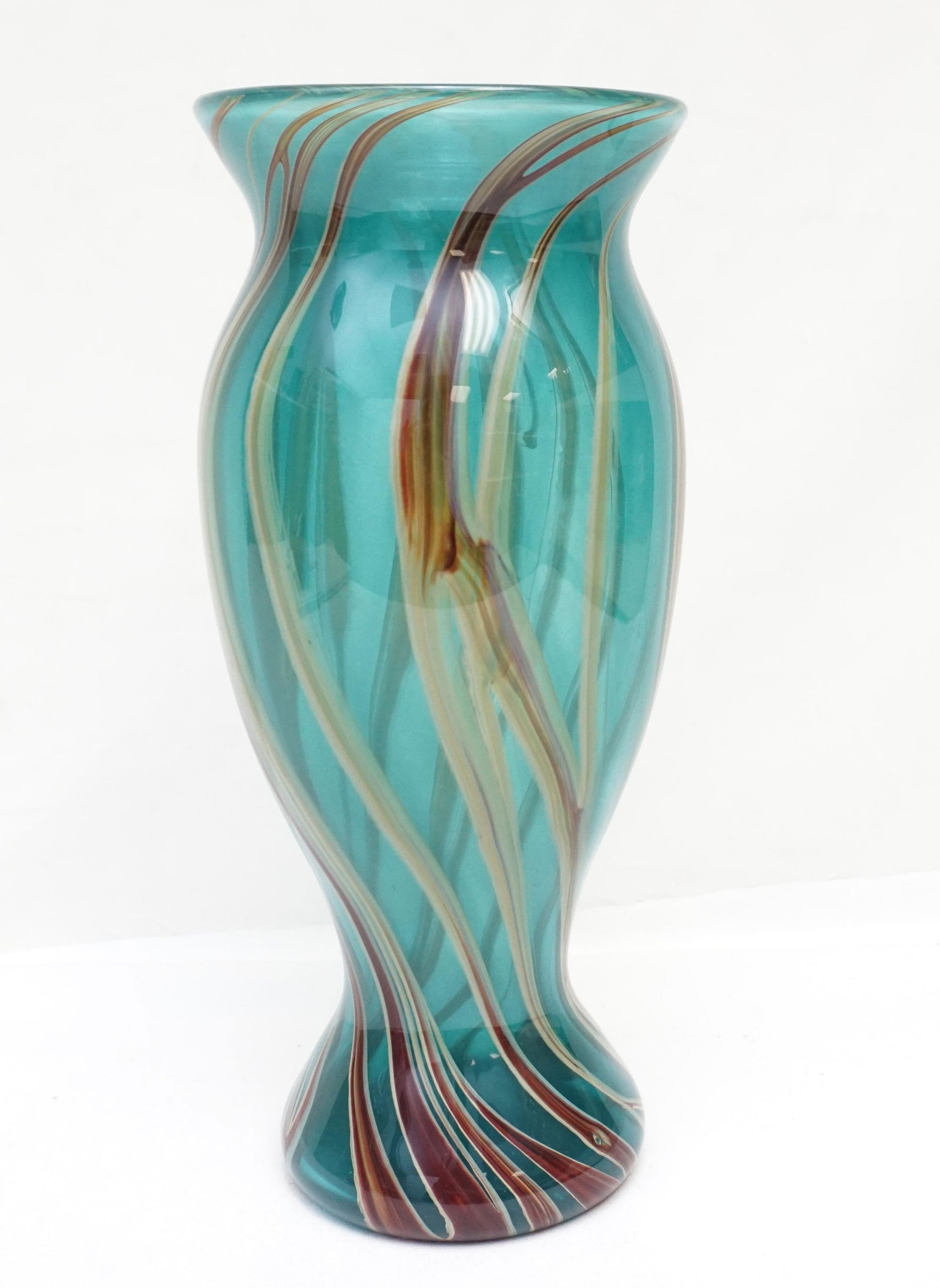 ONE EARED COW ART GLASS VASE (1 of 8)