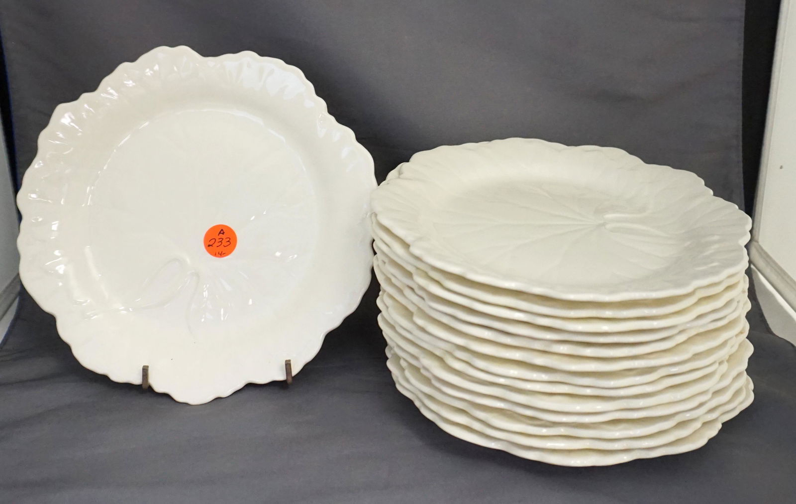 14 WEDGWOOD DYSART CABBAGE LEAF SALAD PLATES (1 of 6)