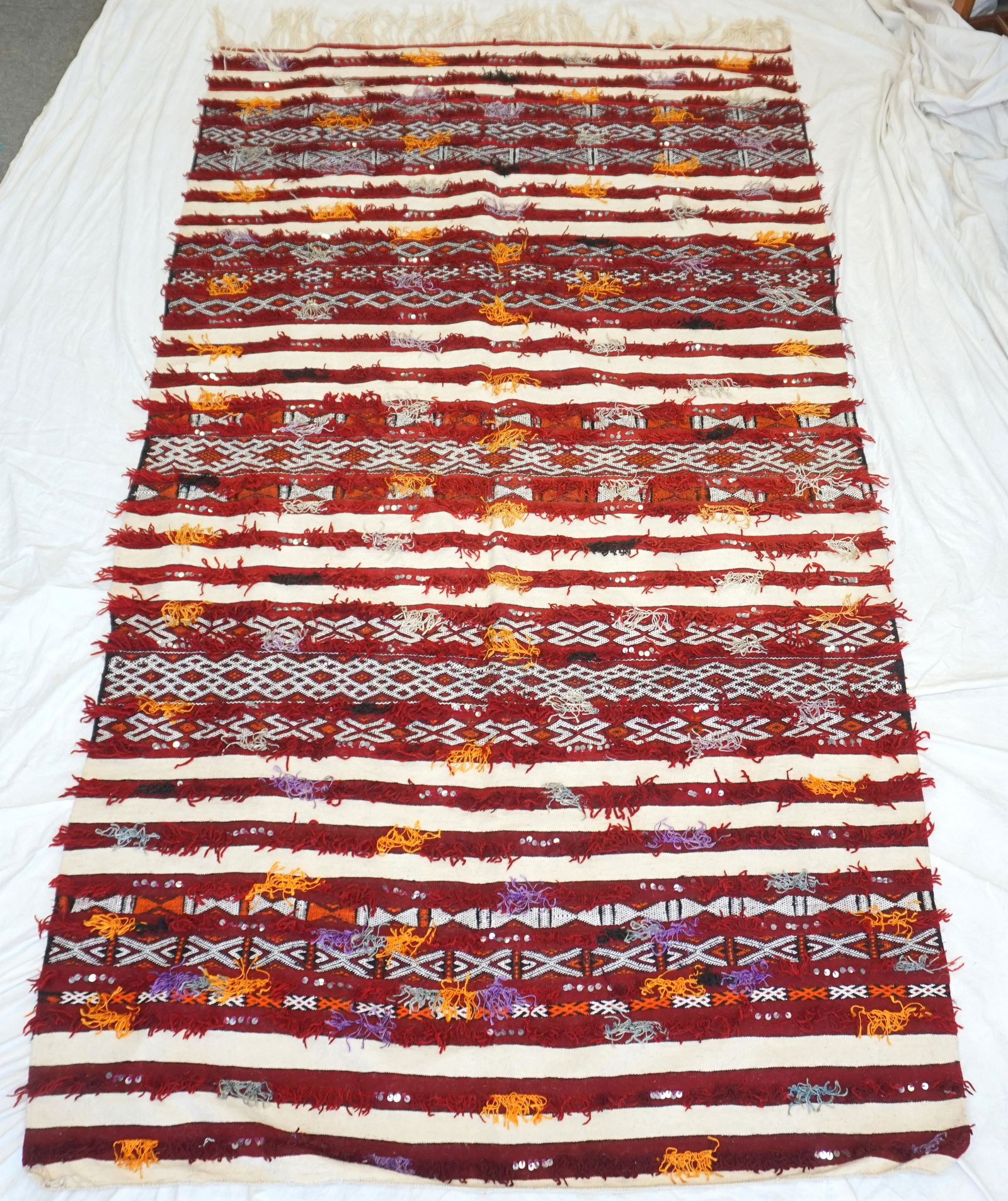 VINTAGE 9 ft MOROCCAN WEDDING RUG HANDIRA (1 of 8)