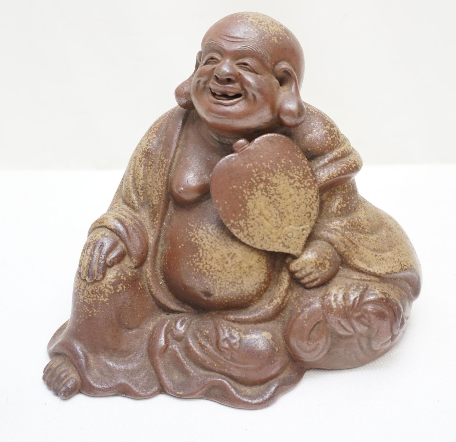 VINTAGE CHINESE POTTERY BUDDHA (1 of 7)