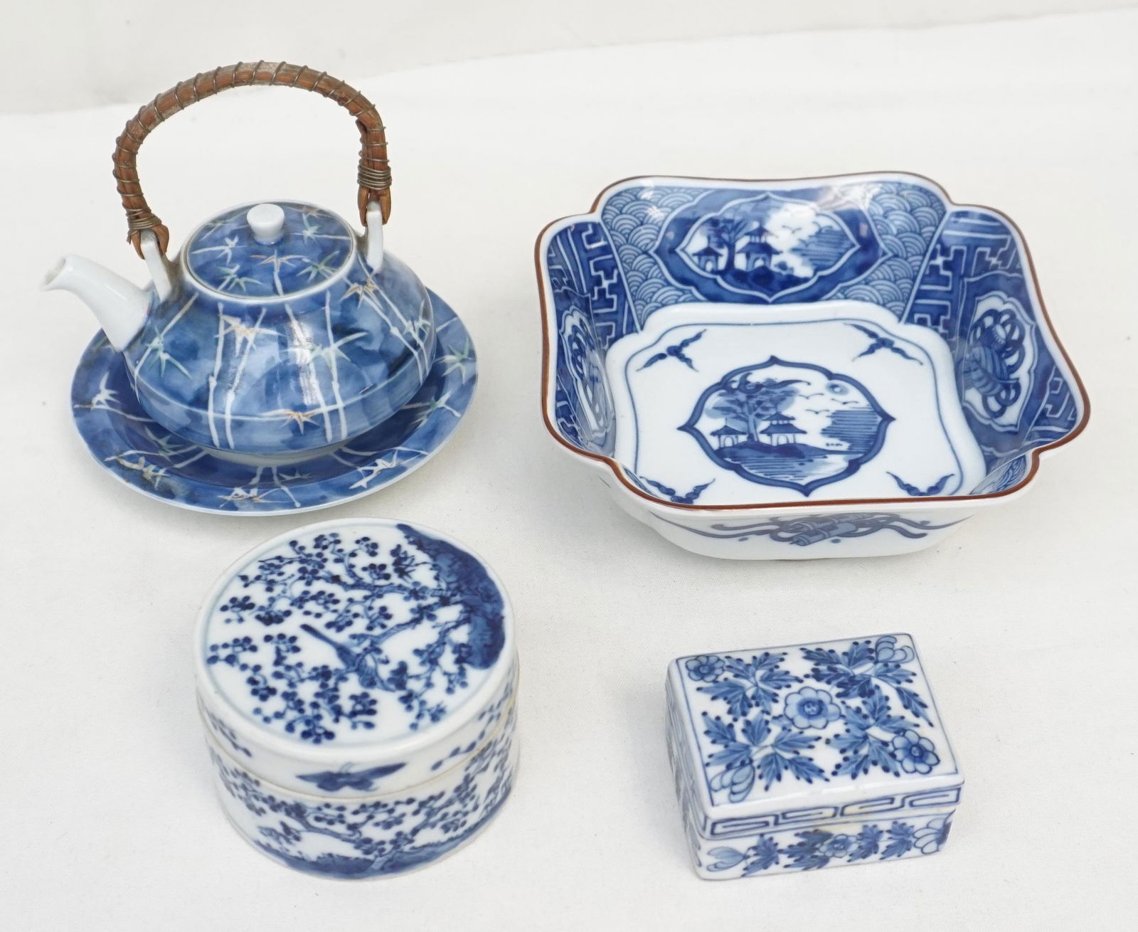 4 pc BLUE & WHITE ASIAN PORCELAIN (1 of 6)