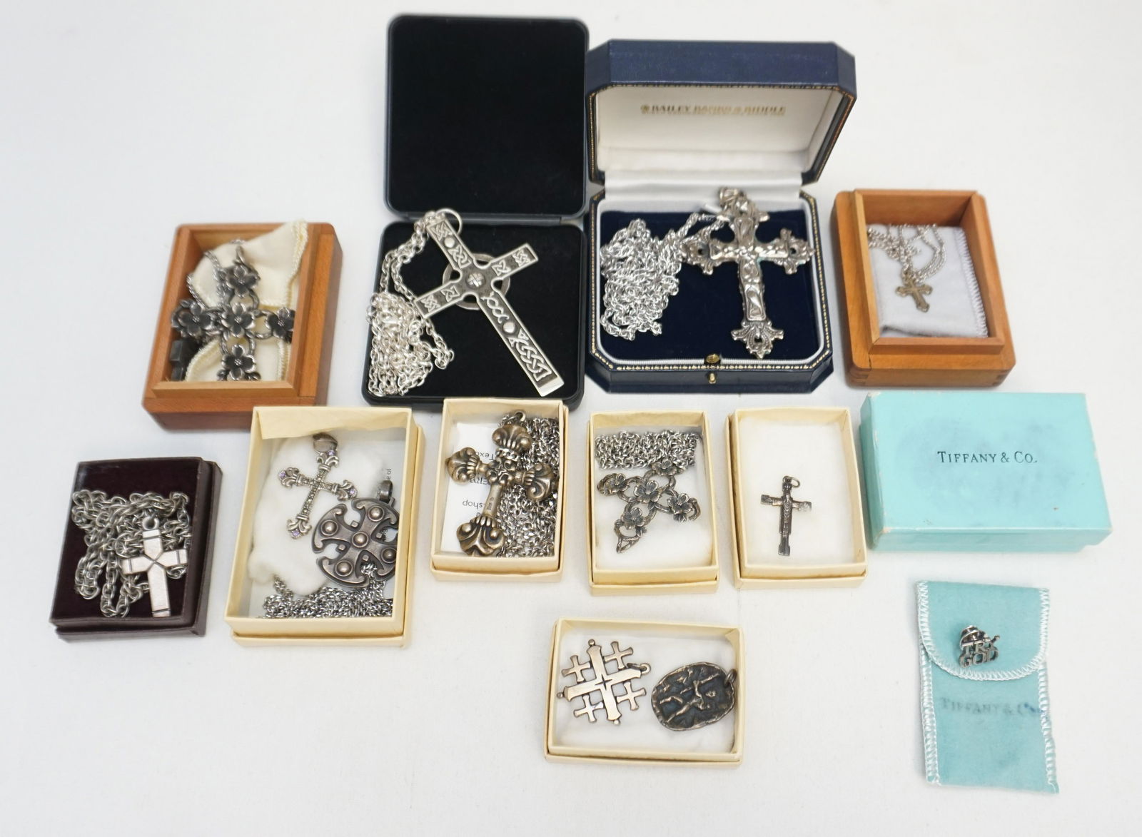 14 JAMES ADLER STERLING + OTHER CROSSES ETC (1 of 9)