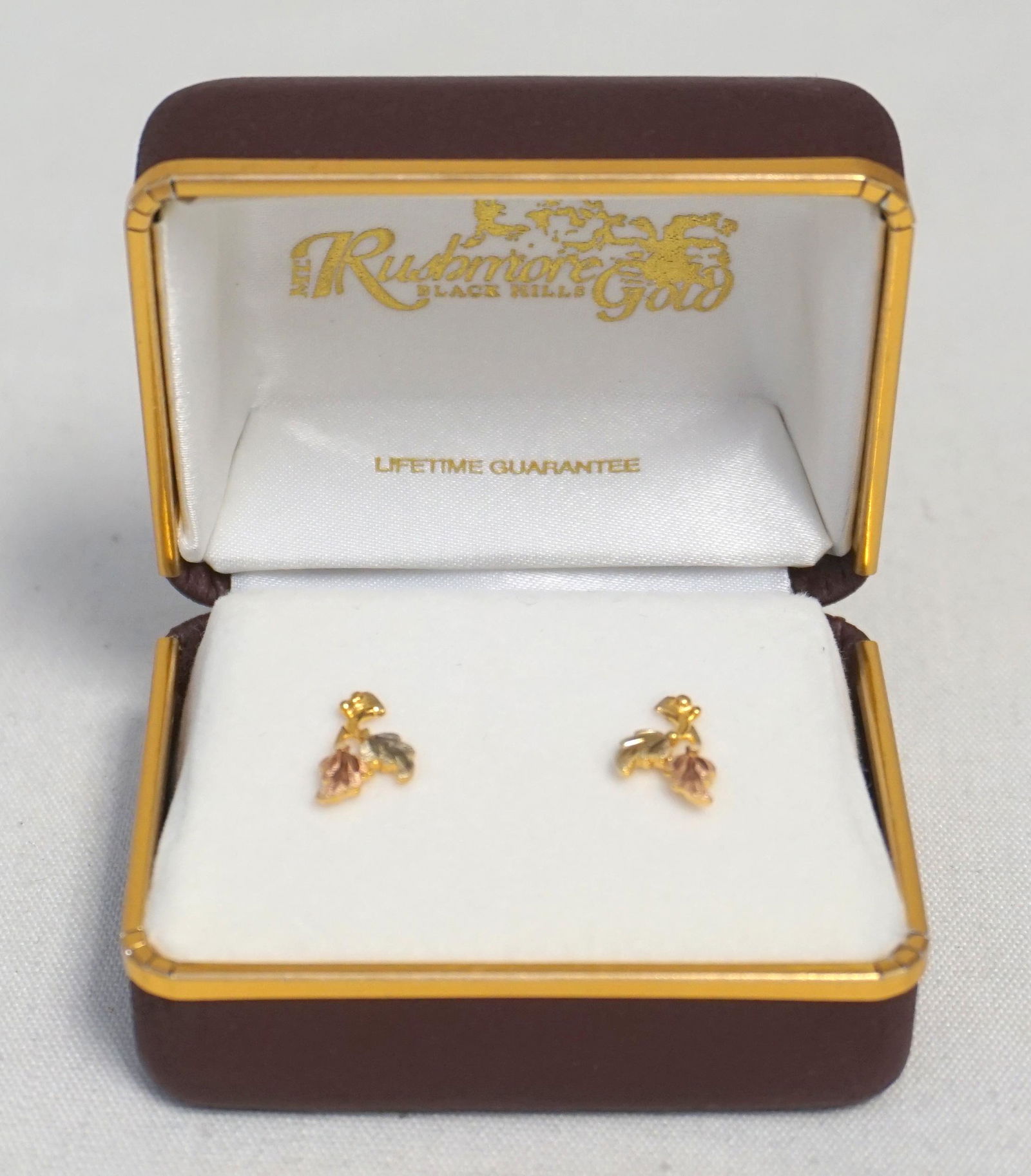 BLACK HILLS GOLD 10K LEAF STUD EARRINGS (1 of 3)