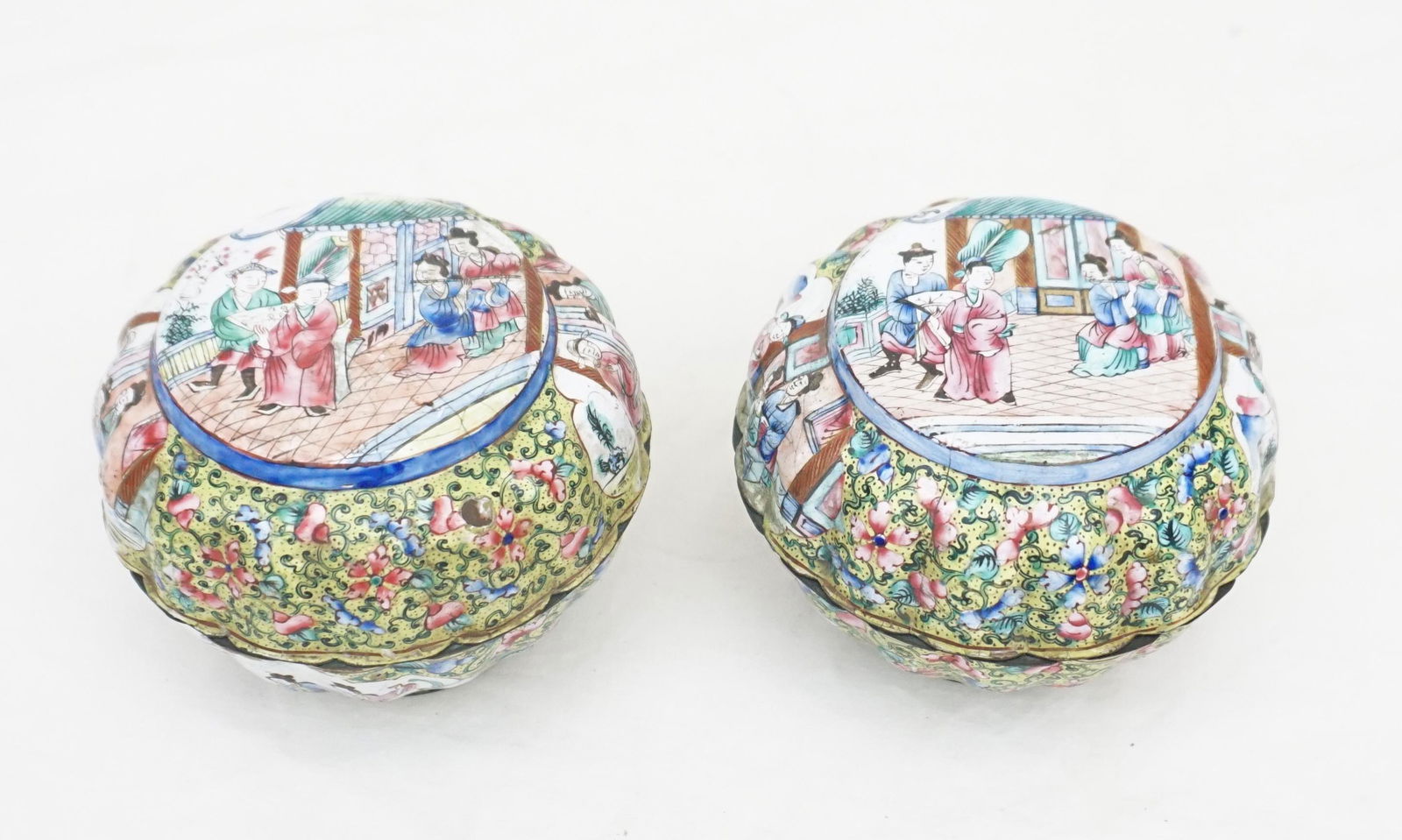 PAIR CHINESE HAND PAINTED ENAMELWARE BOXES (1 of 9)