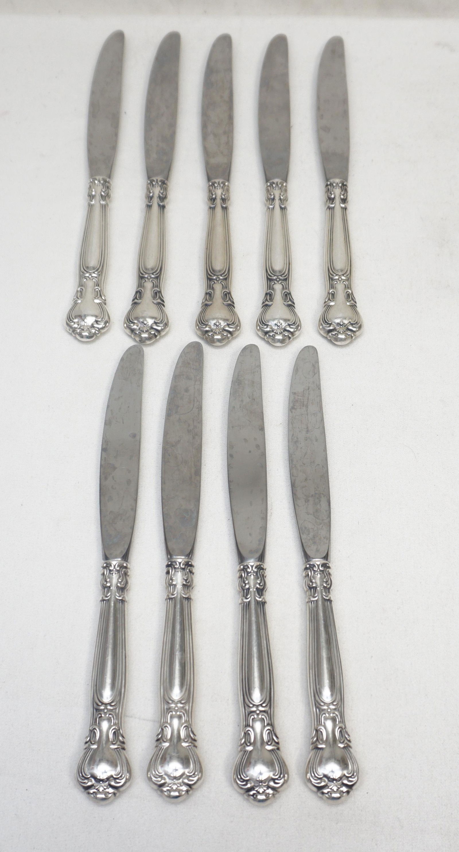 9 GORHAM STERLING SILVER CHANTILLY DINNER KNIVES (1 of 5)