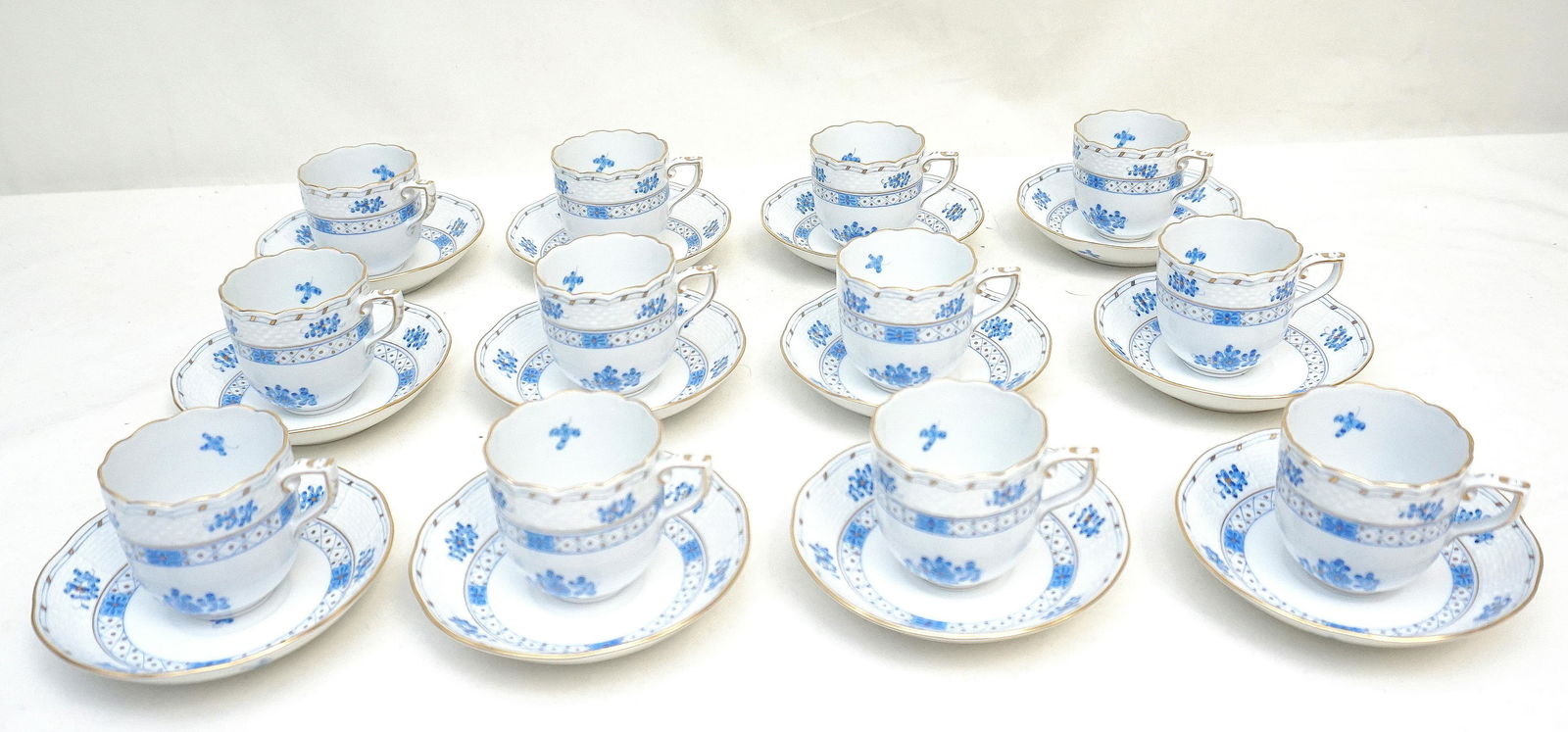 24 pc HEREND BLUE GARDEN DEMITASSE CUPS & SAUCERS (1 of 8)