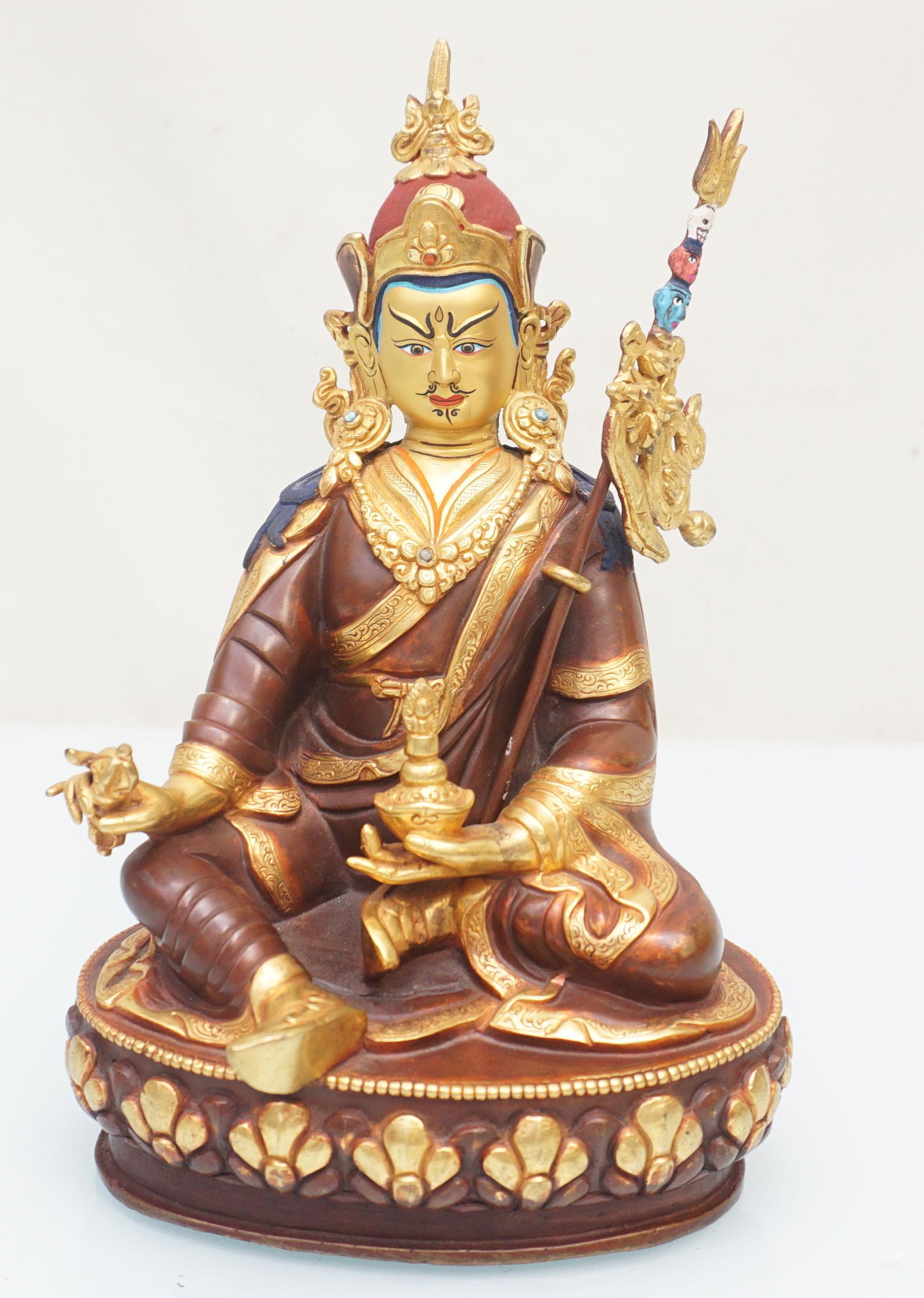 GILT BRONZE FIGURE OF BUDDHA SHAKYAMUNI (1 of 9)