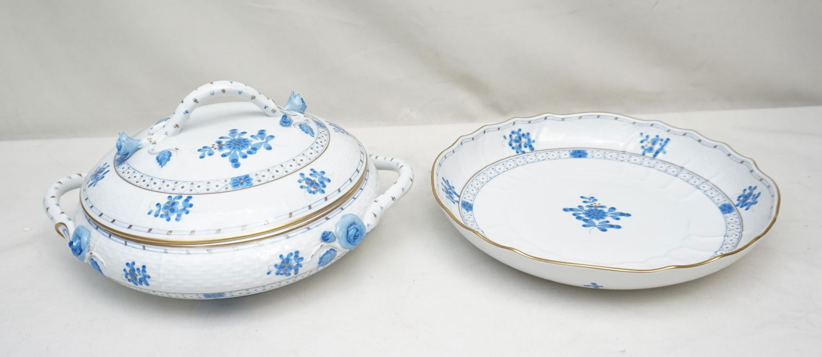 2 pc HEREND BLUE GARDEN COVERED VEGETABLE + BOWL (1 of 8)