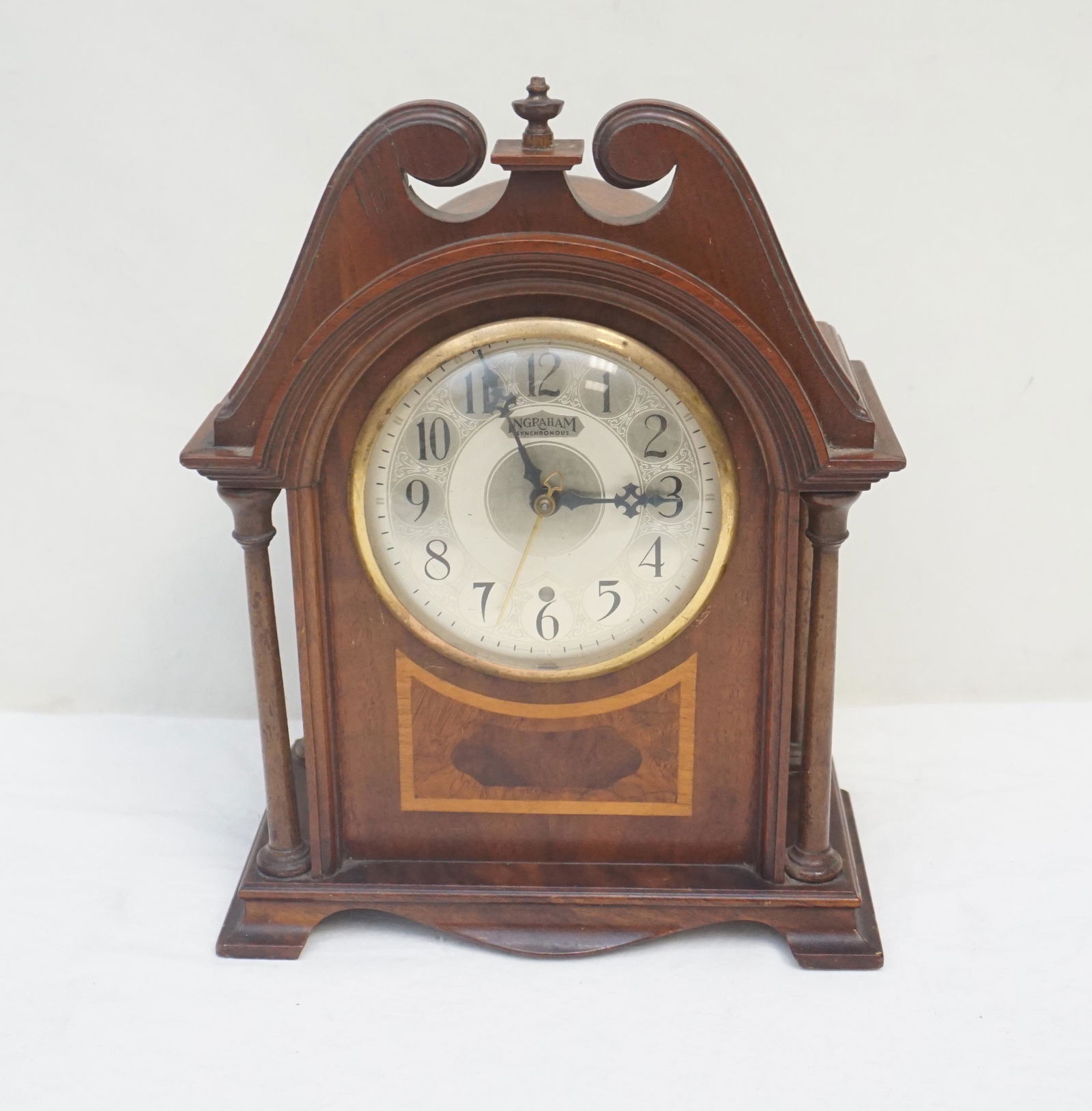 INGRAHAM 1932 SELF STARTING INLAID CLOCK (1 of 8)