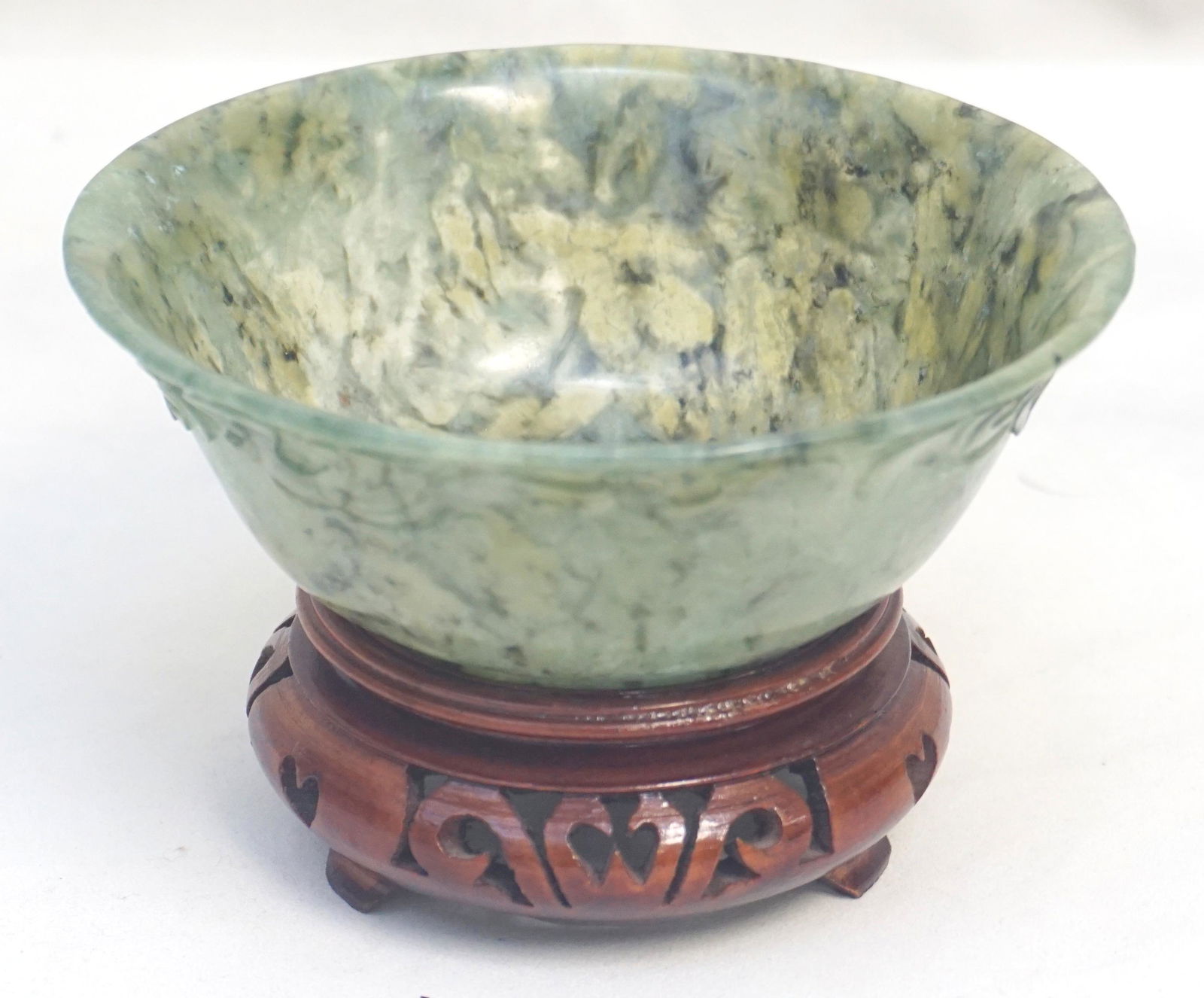 CARVED SPINACH JADE BOWL (1 of 8)