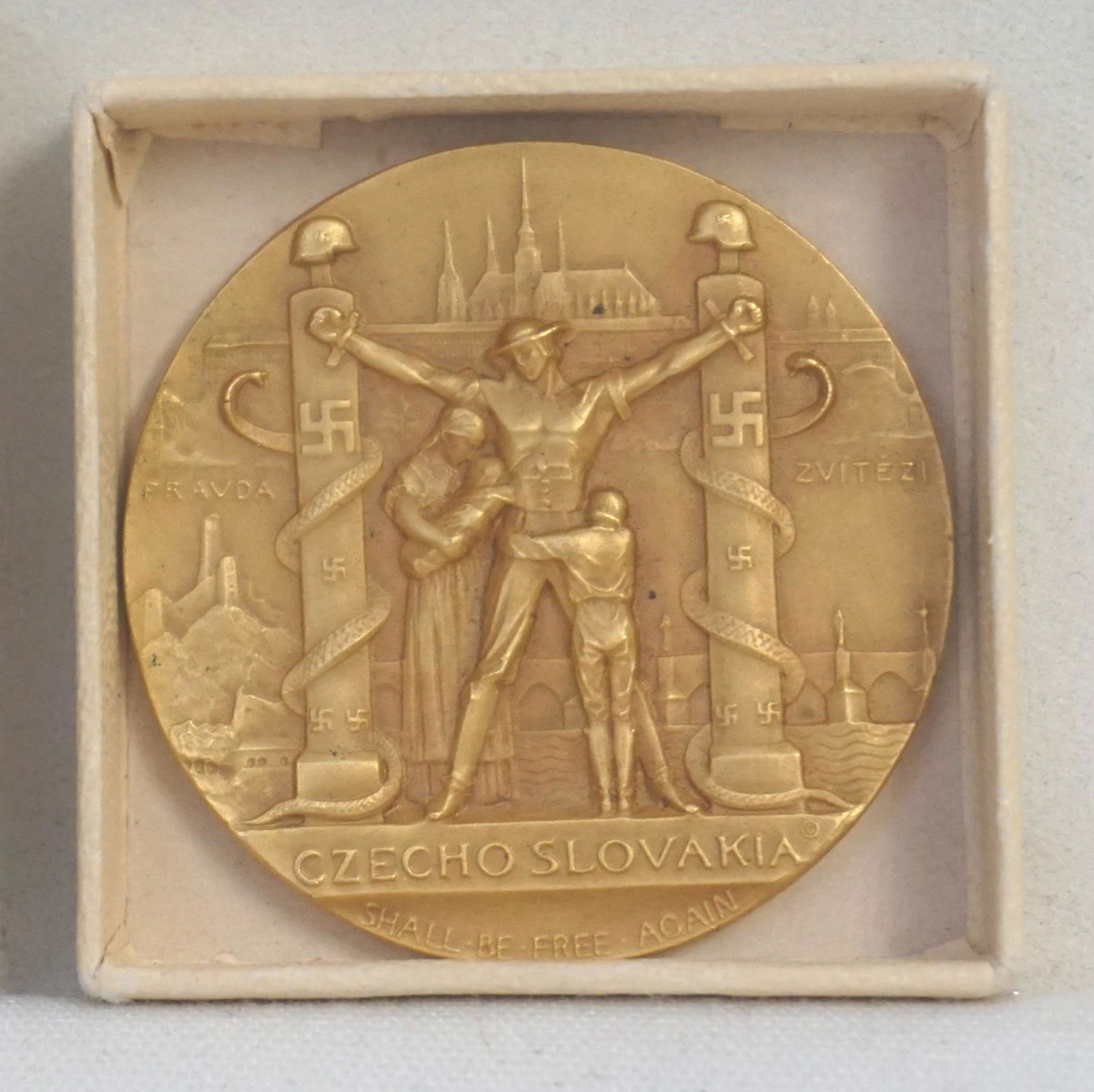 1939 WORLDS FAIR CZECHOSLOVAKIA BRONZE MEDAL (1 of 4)