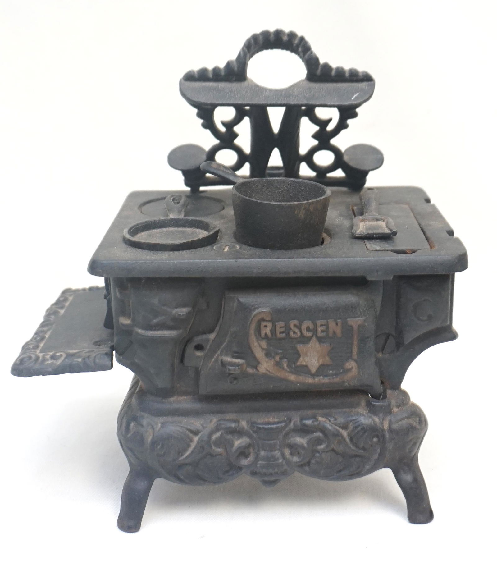 CRESCENT CAST IRON TOY STOVE (1 of 7)