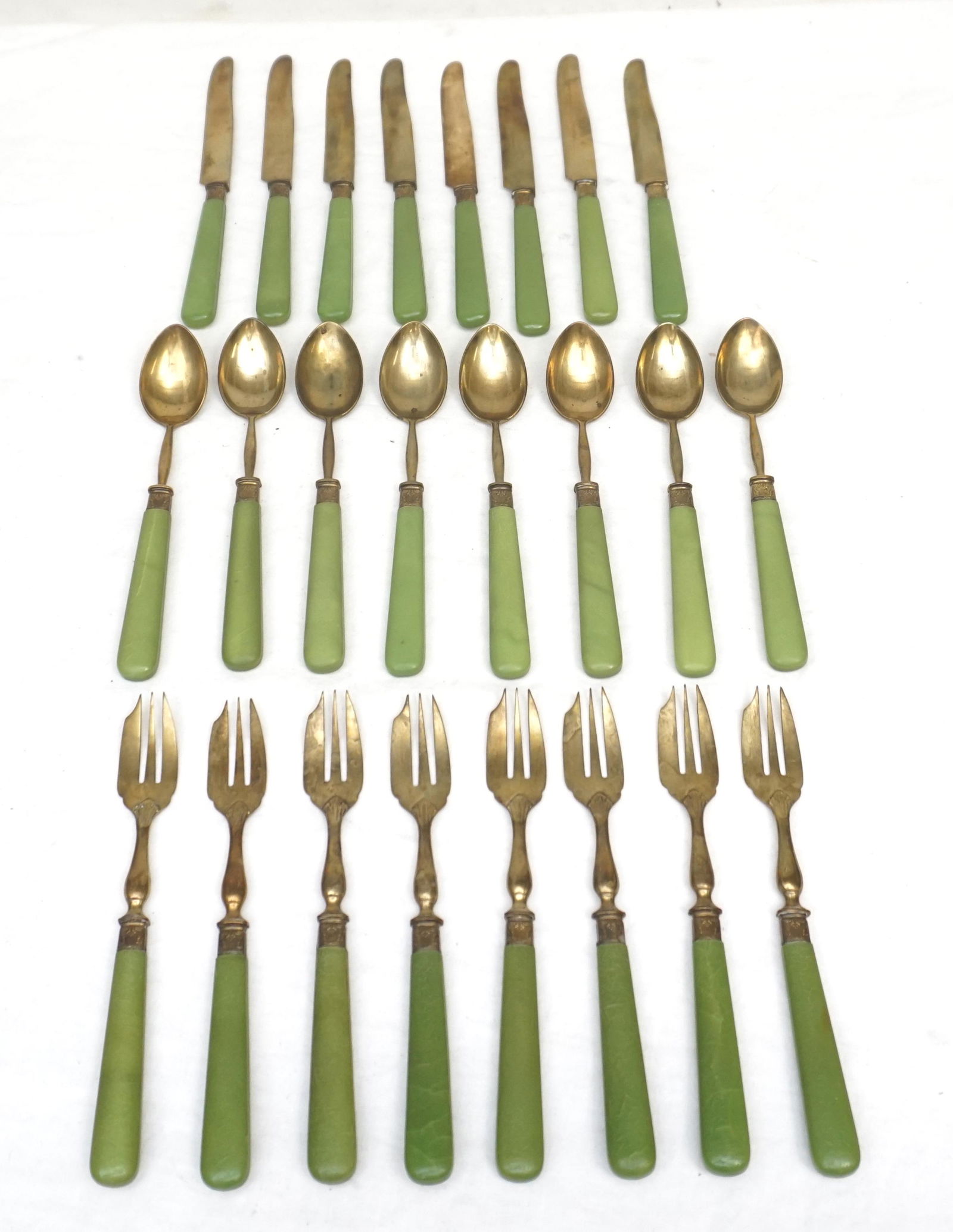24 PC BAKELITE AND BRASS DESSERT FLATWARE SET (1 of 9)