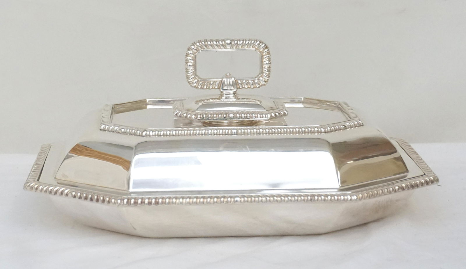 VINTAGE WALKER & HALL SHEFFIELD COVERED VEGETABLE (1 of 10)