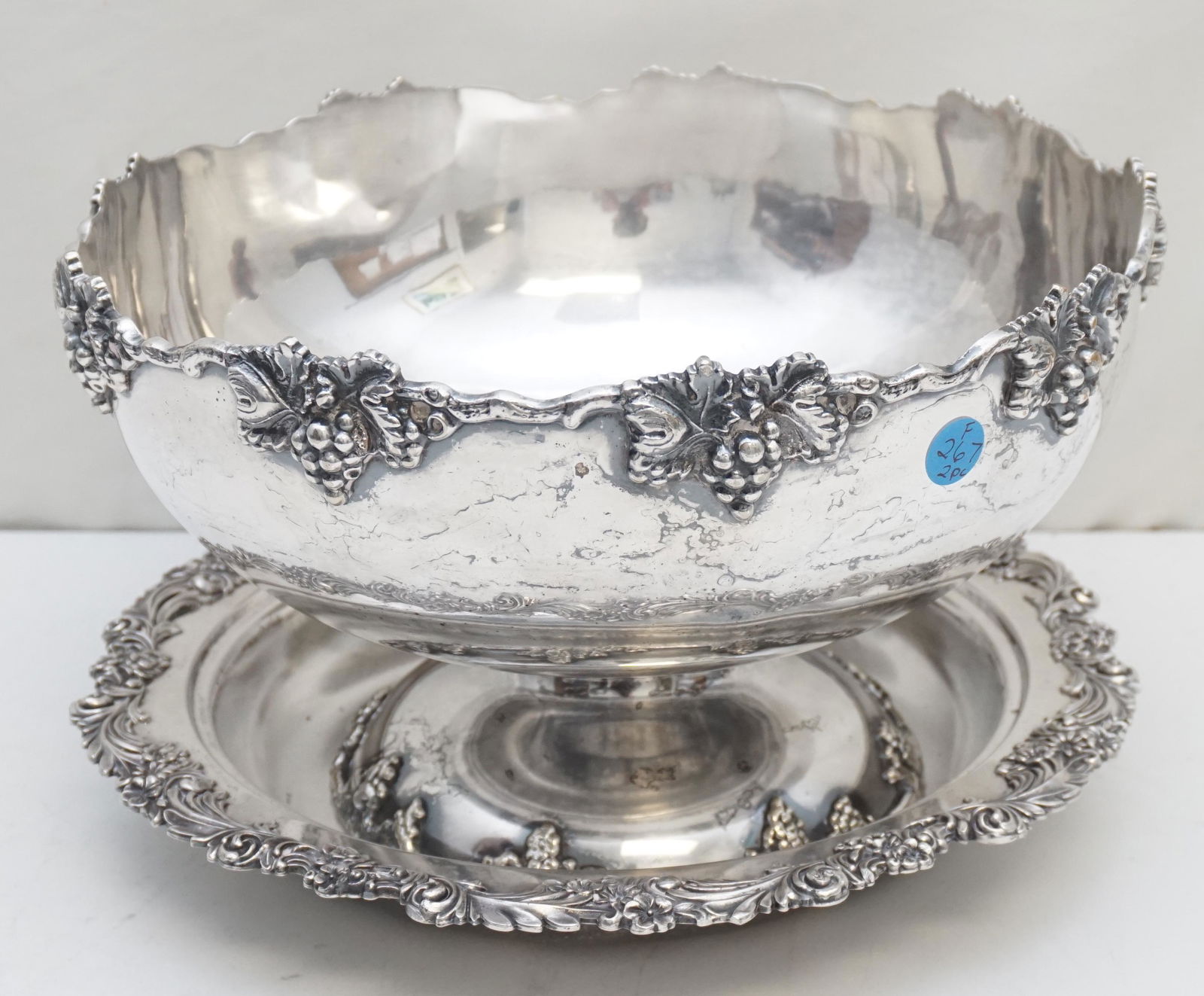 LARGE SILVERPLATE PUNCH BOWL & UNDERPLATE (1 of 9)