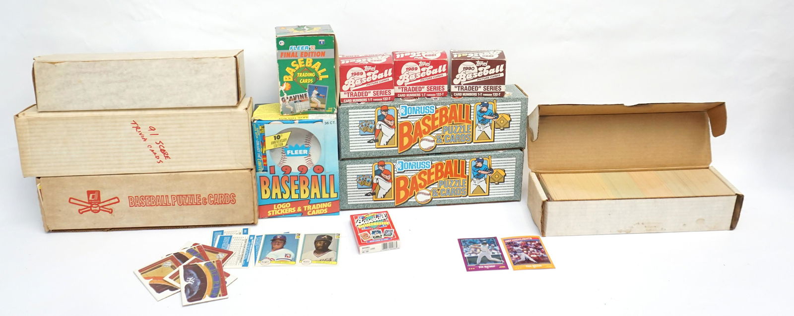 LARGE LOT 80’s & 90’s MAJOR LEAGUE BASEBALL TRADING CAR (1 of 9)