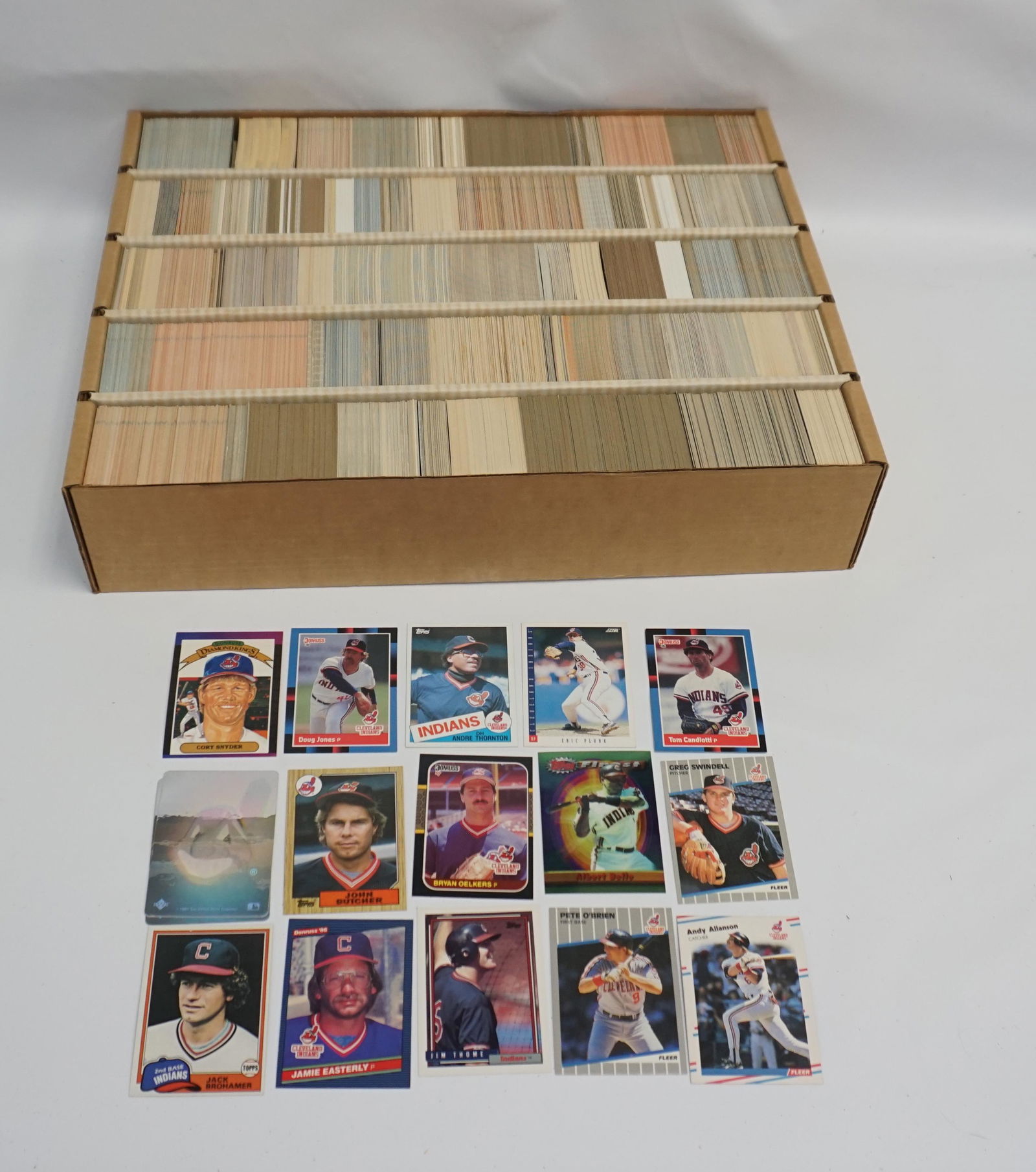 1980-1990's INDIANS BASEBALL CARDS. FLEER, TOPPS DONRU (1 of 7)