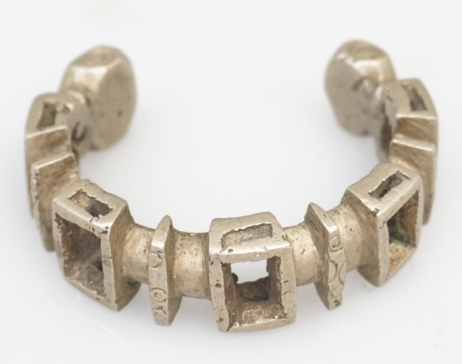 NIGERIAN TRIBAL BRASS BRACELET (1 of 4)