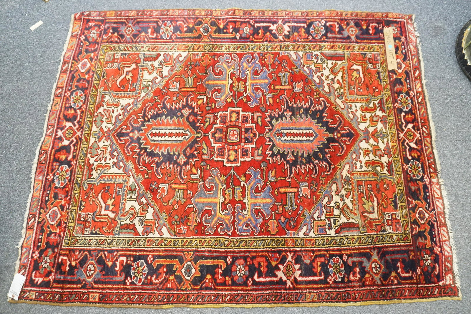 SEMI ANTIQUE HERIZ RUG IRAN 6 FT (1 of 8)