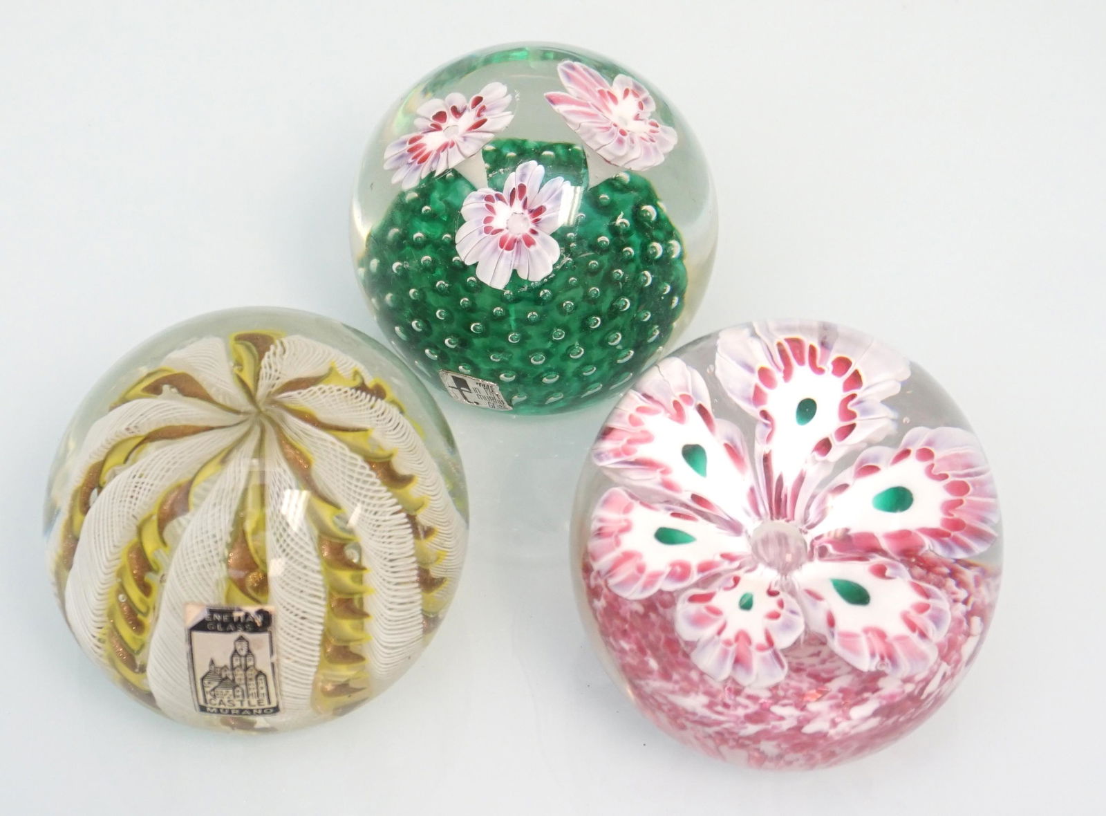 3 VTG MURANO GLASS PAPERWEIGHTS (1 of 8)
