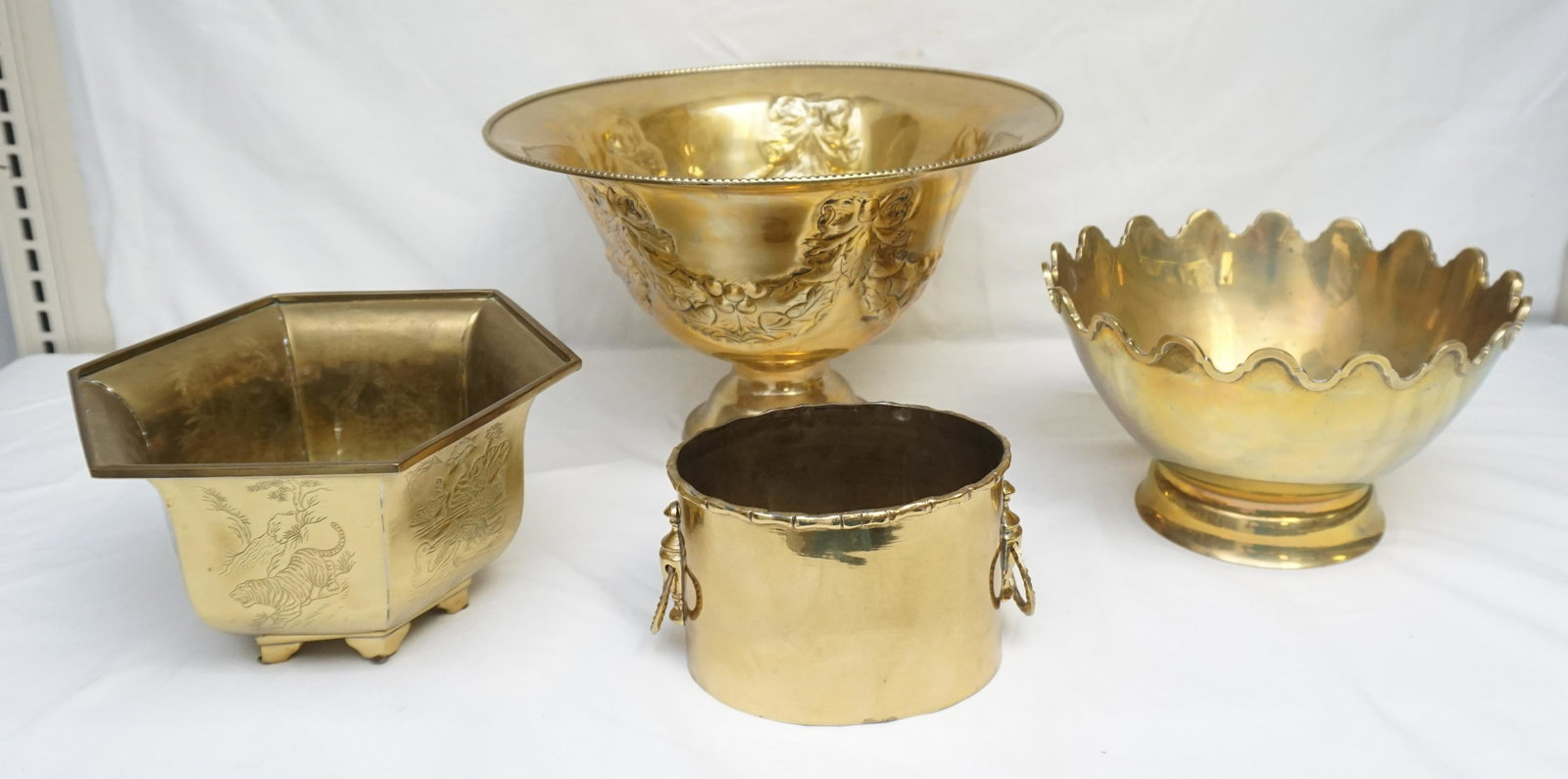 4 pc POLISHED BRASS BOWLS / PLANTERS (1 of 11)