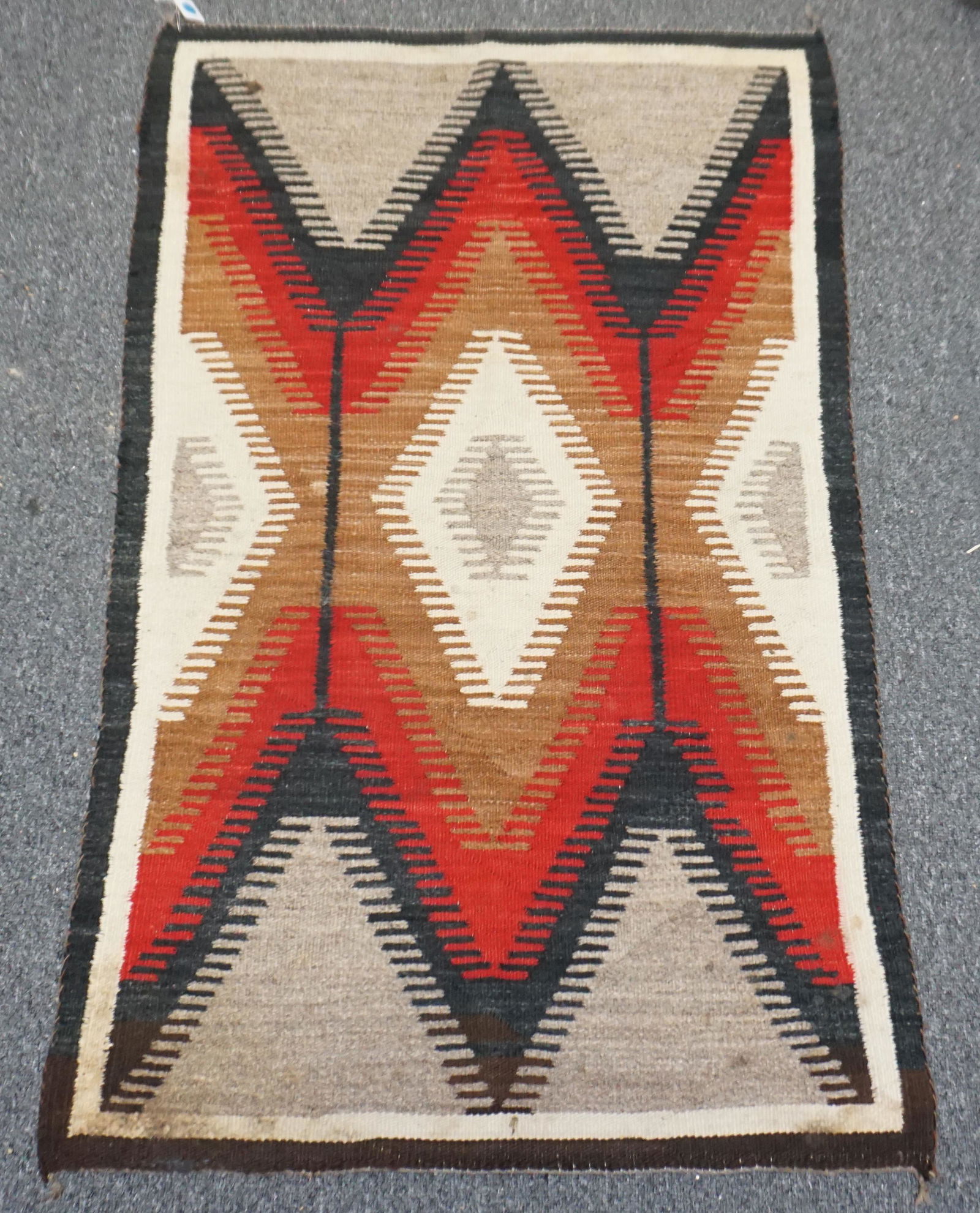 VINTAGE 1930s NAVAJO RUG / BLANKET (1 of 7)