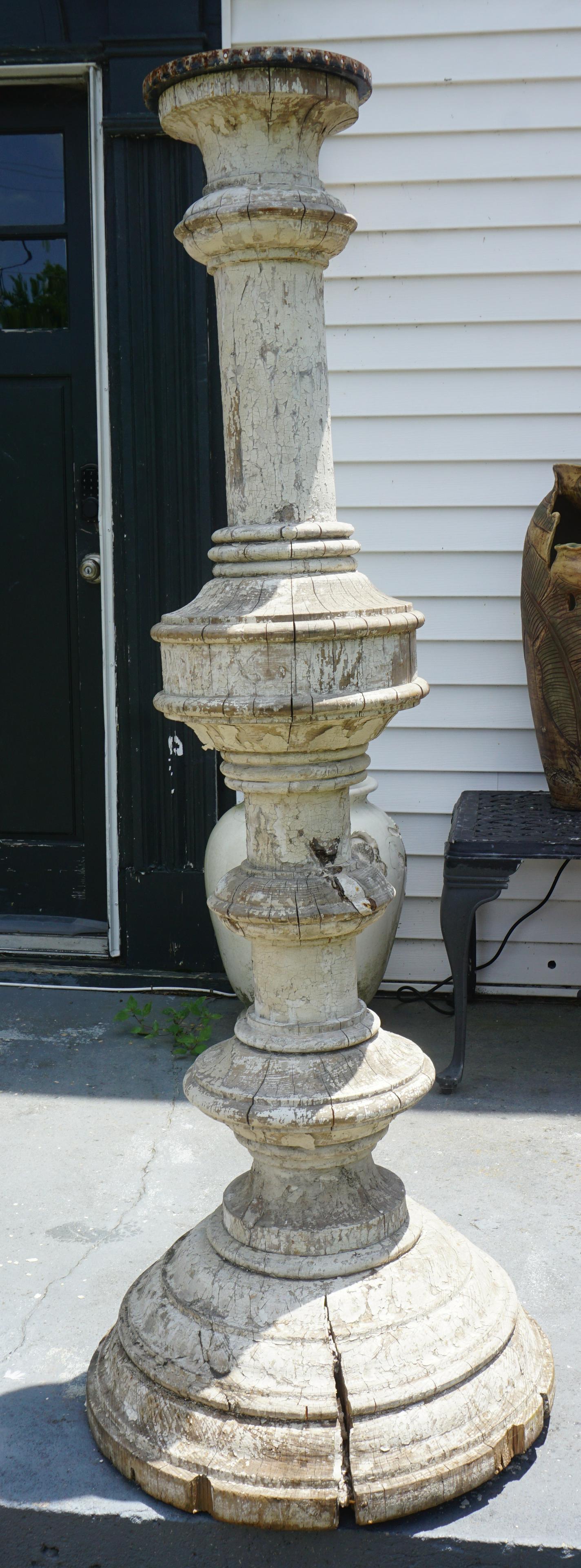 LARGE WOOD ARCHITECTURAL ELEMENT (1 of 7)