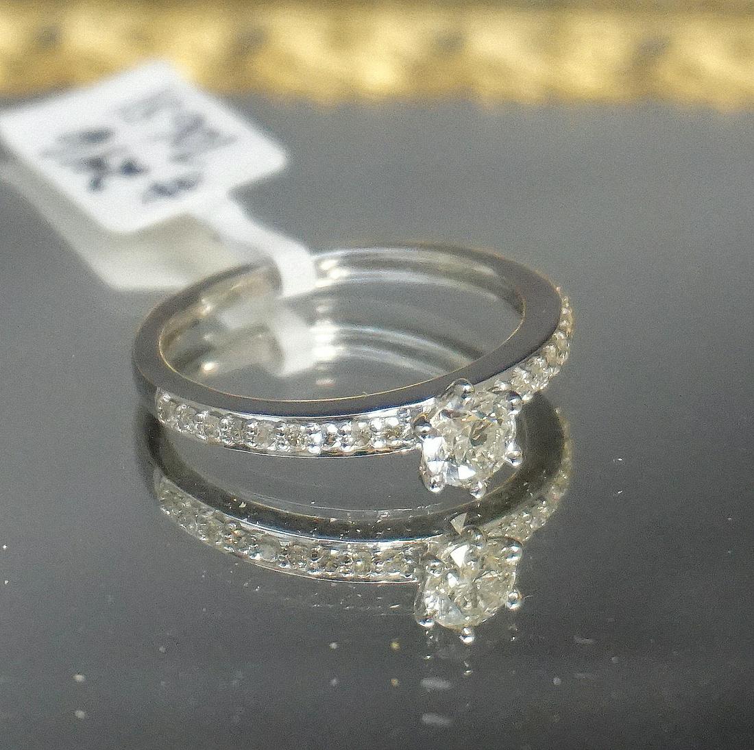 DIAMOND SOLITAIRE STYLE RING (1 of 4)