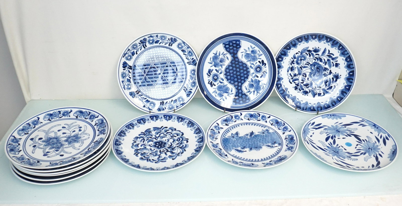 12 BLUE & WHITE HAND PAINTED DINNER PLATES (1 of 7)