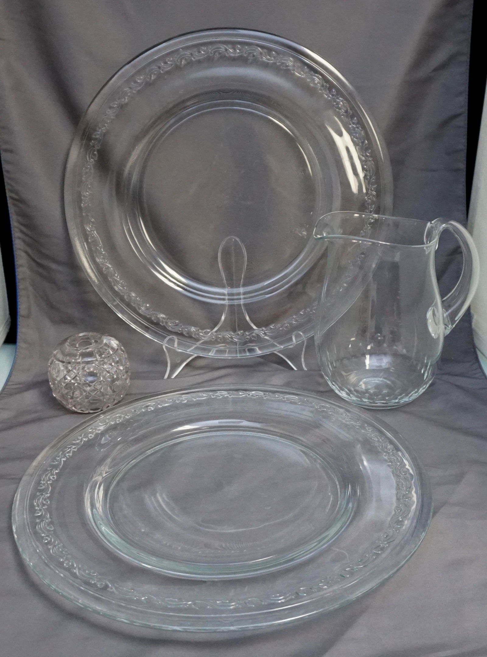 4 PC GLASS GROUPING PLATTERS - PITCHER (1 of 5)