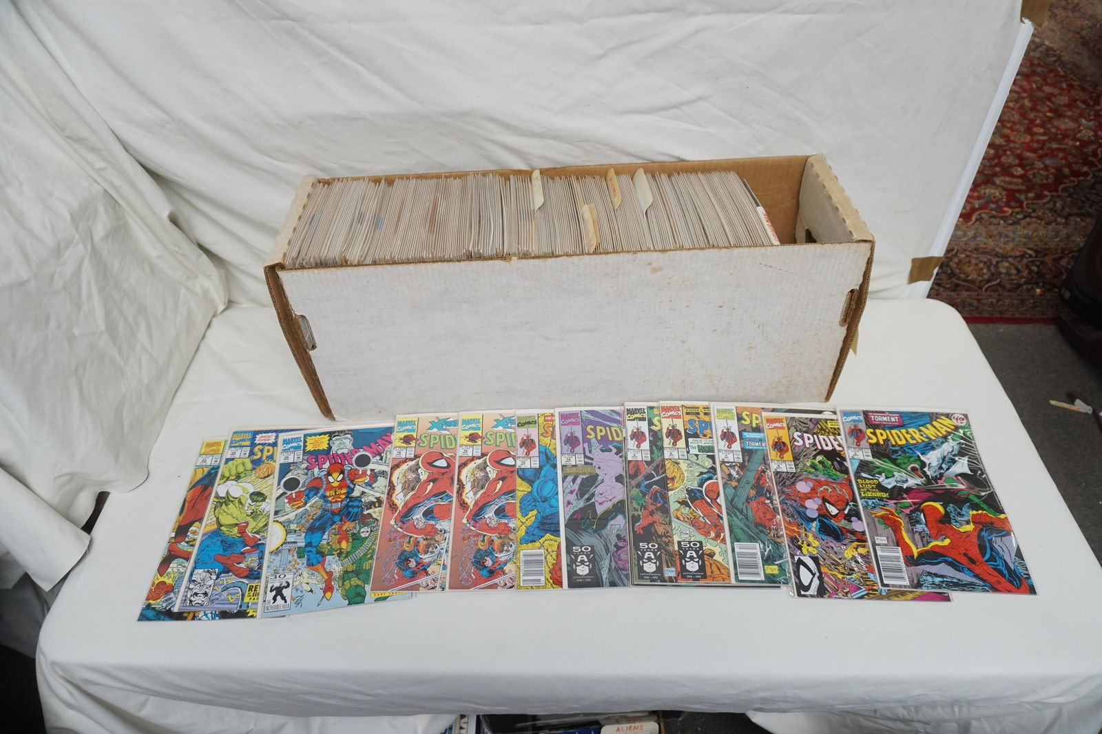 LARGE LOT OF SPIDER-MAN MARVEL COMICS (1 of 10)