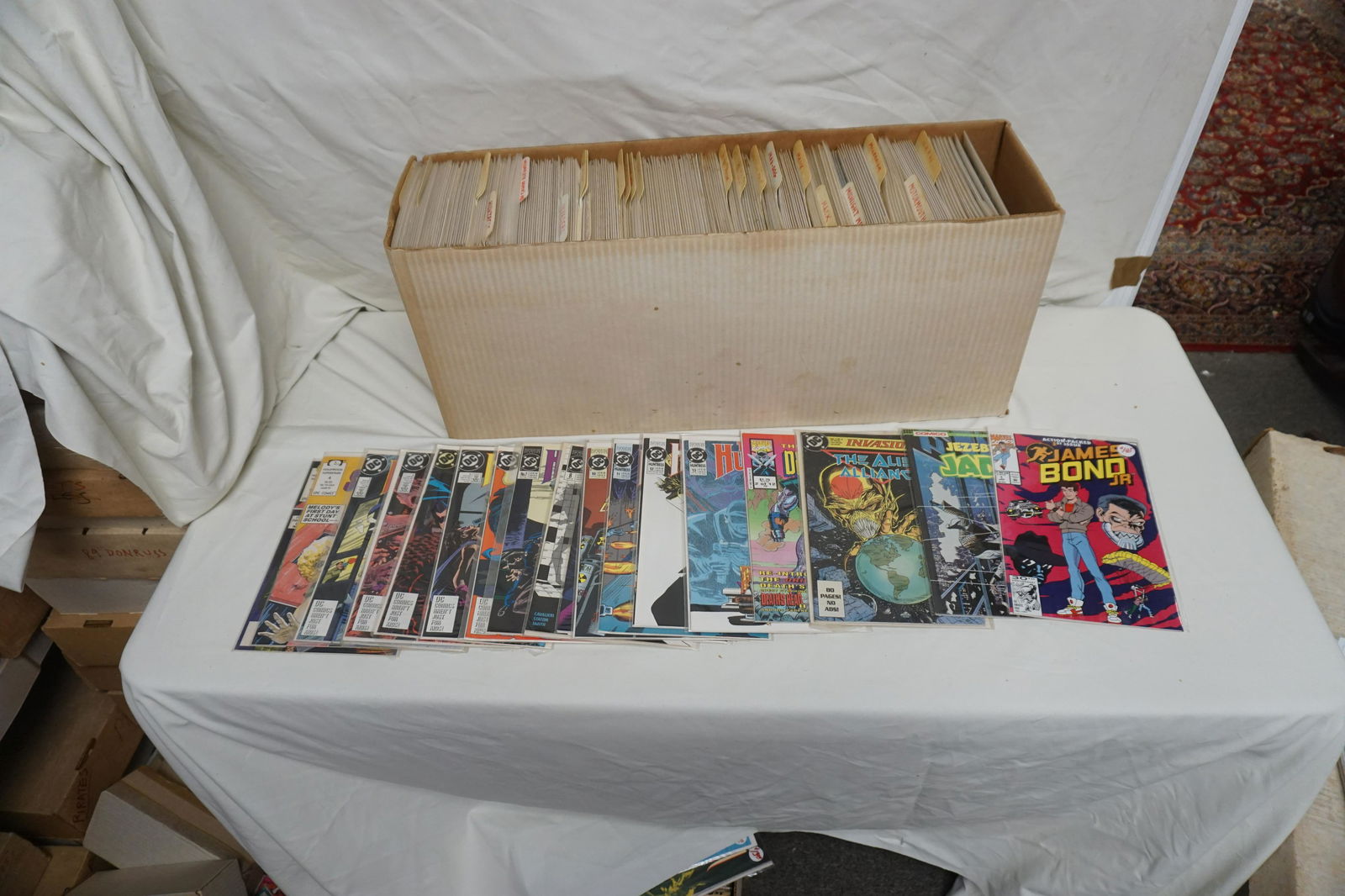 LARGE LOT OF VINTAGE COMICS (1 of 10)