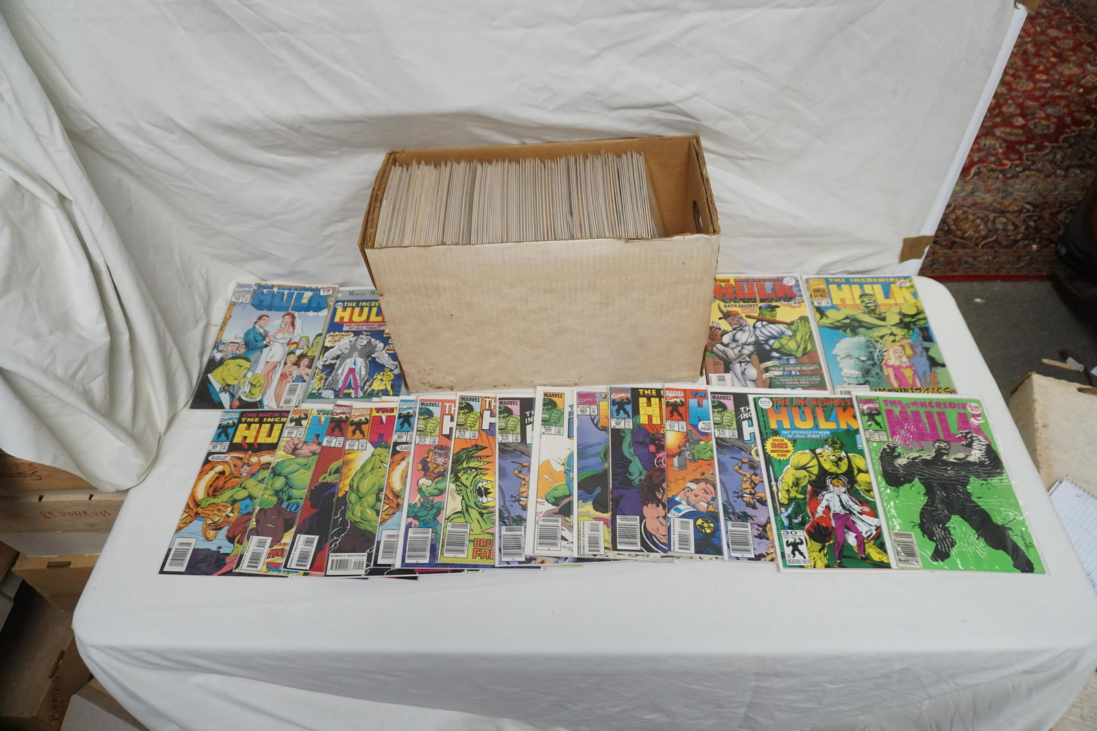 LARGE LOT OF THE INCREDIBLE HULK COMICS (1 of 6)