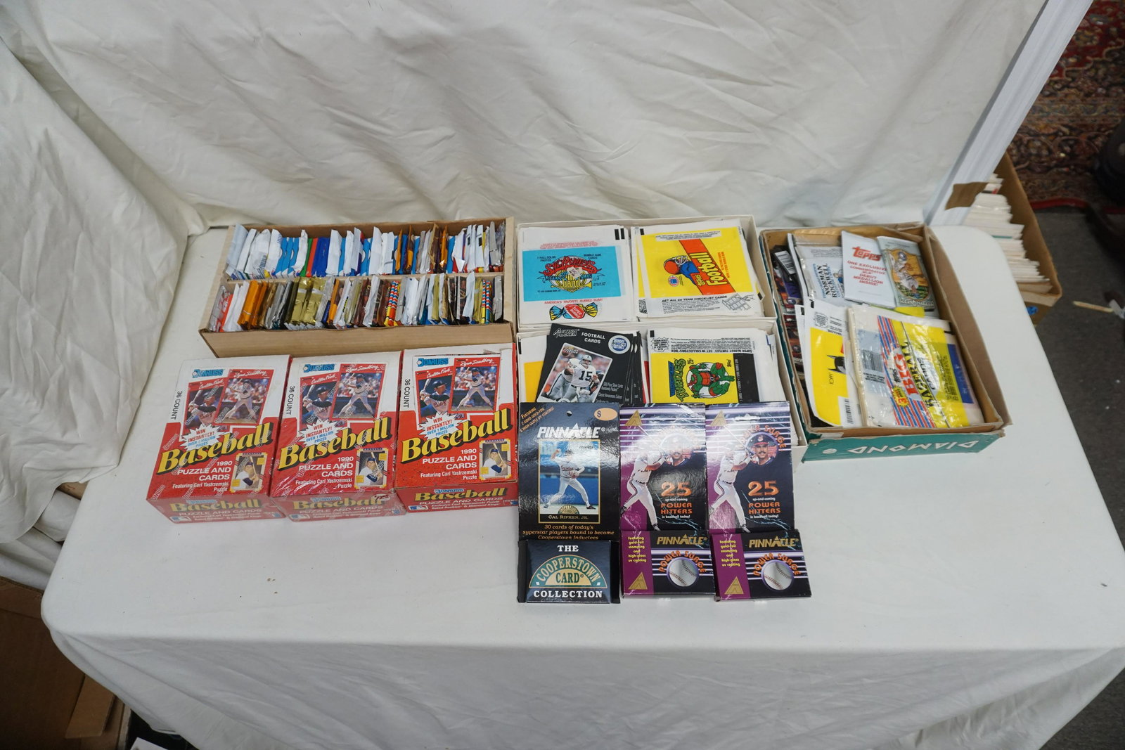 1990'S BASEBALL & MIXED SPORTS MEMORABILIA (1 of 11)