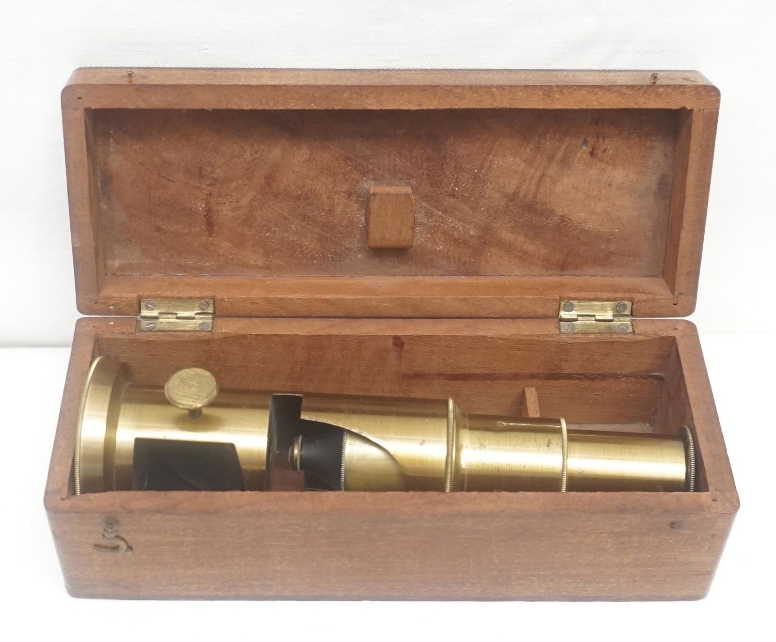 ANTIQUE FRENCH BRASS DRUM MICROSCOPE: Antique French Brass Drum Microsope and Case. Focus works is a push and pull system and mirror is in good condition shows no de-silvering. Microscope is in very nice condition. Shows minor signs of pr